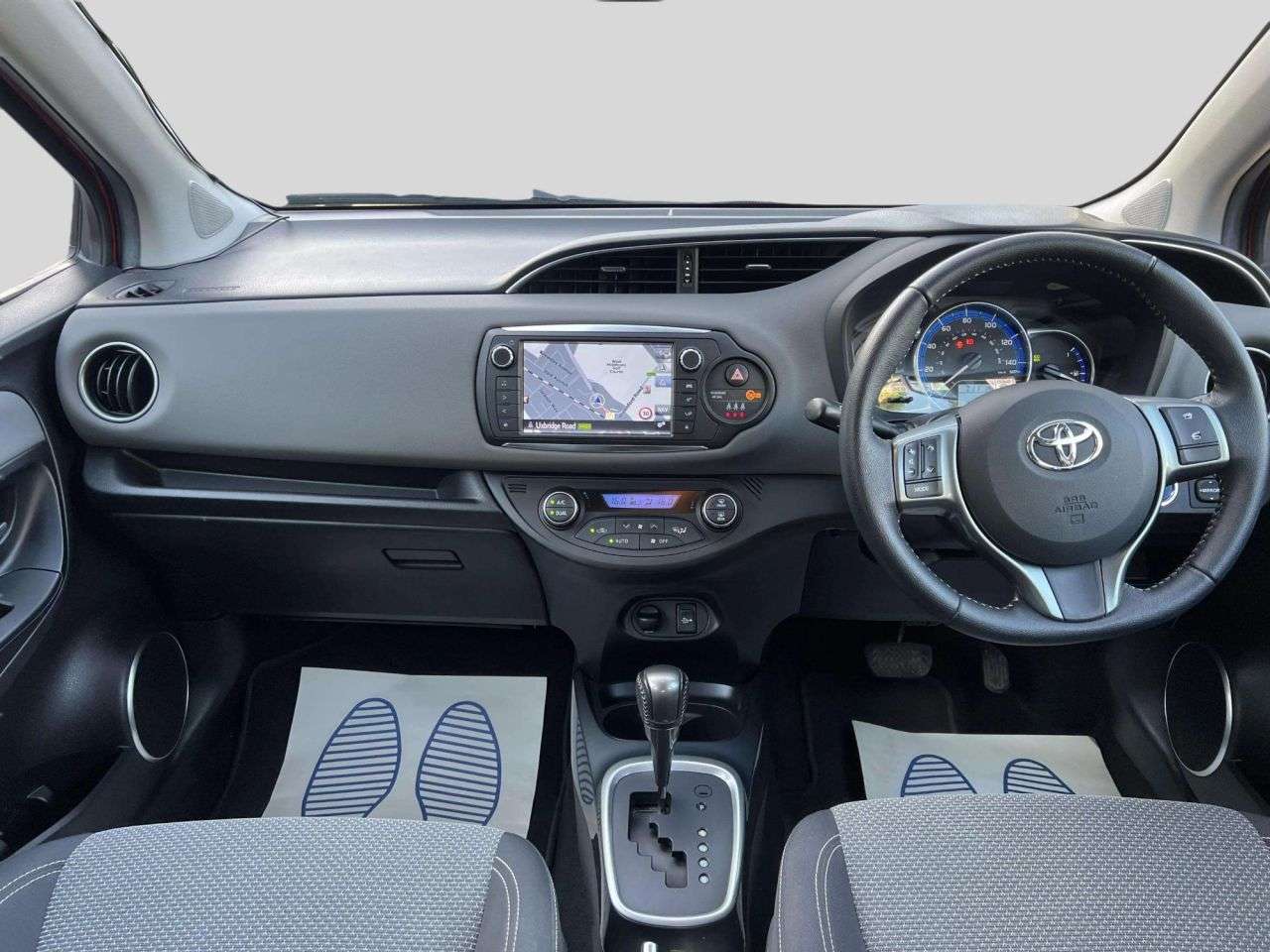 2015 TOYOTA YARIS 2015 TOYOTA YARIS