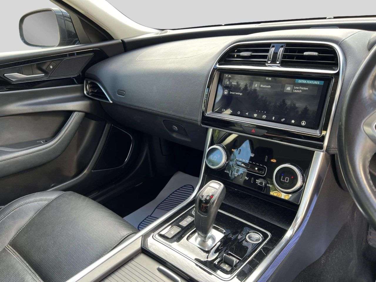 2020 JAGUAR XE 2020 JAGUAR XE