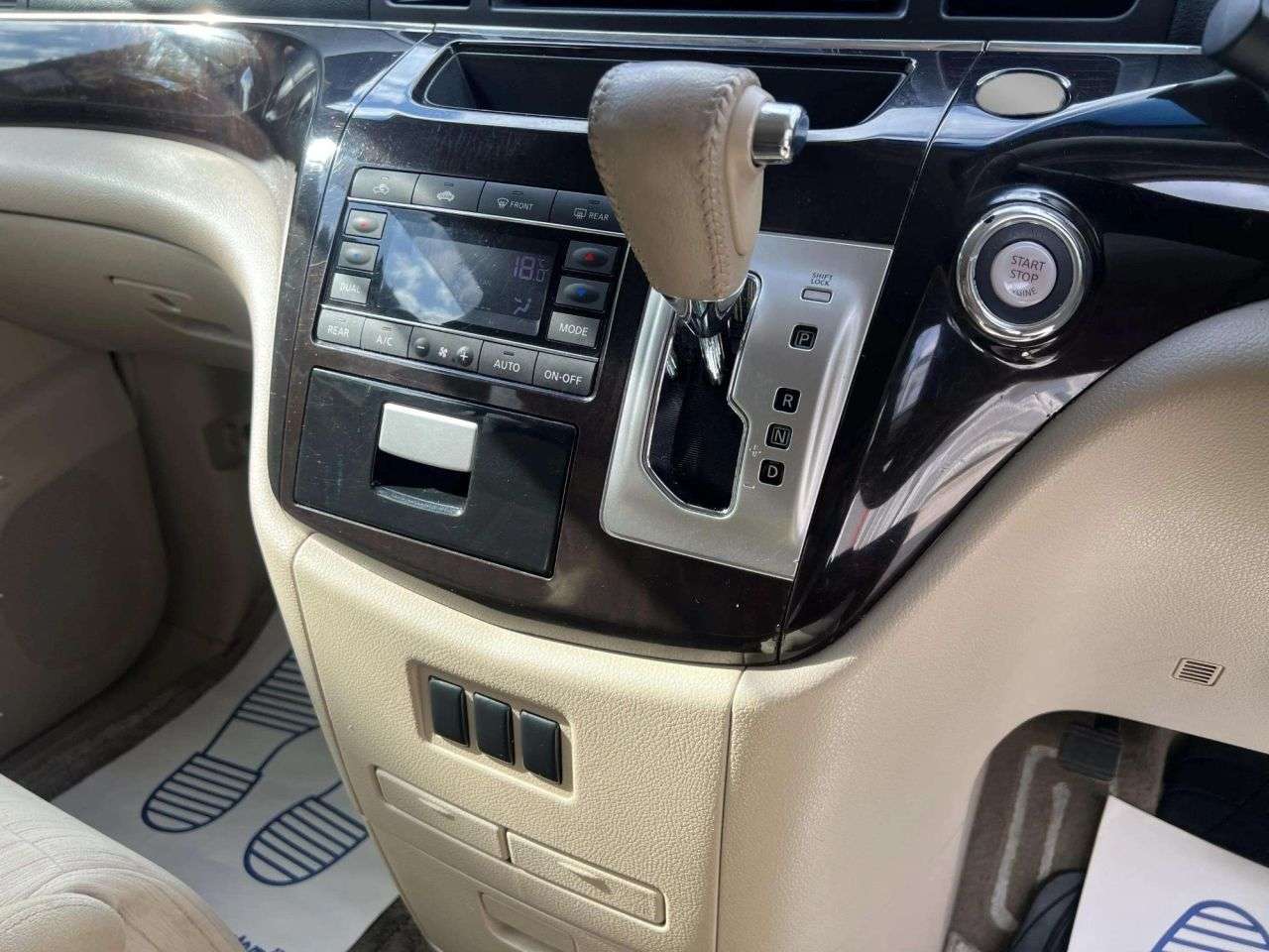 2015 NISSAN ELGRAND 2015 NISSAN ELGRAND