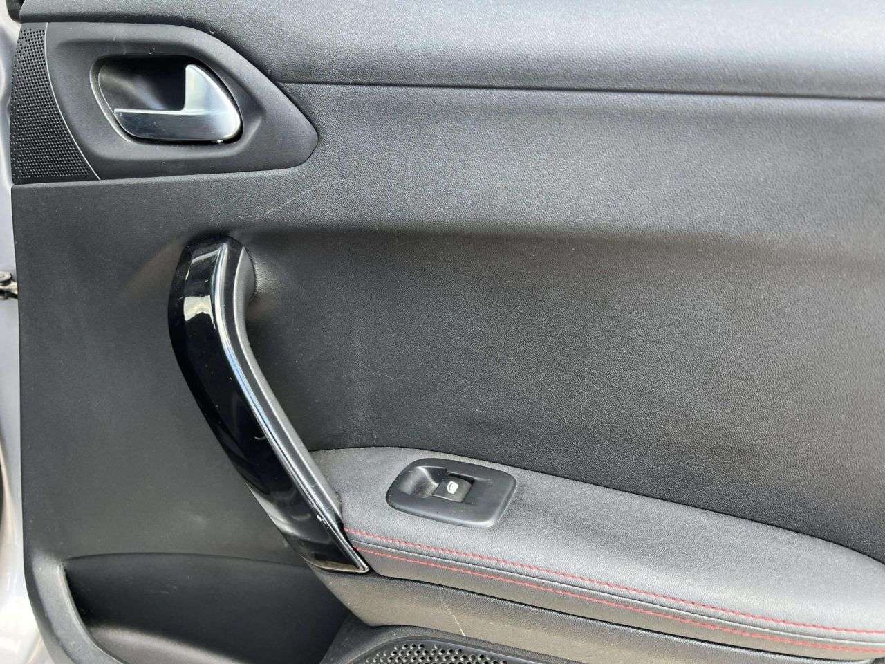 2018 PEUGEOT 2008 2018 PEUGEOT 2008