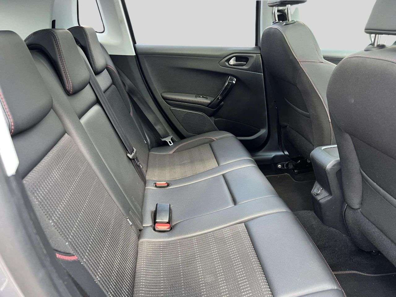 2018 PEUGEOT 2008 2018 PEUGEOT 2008