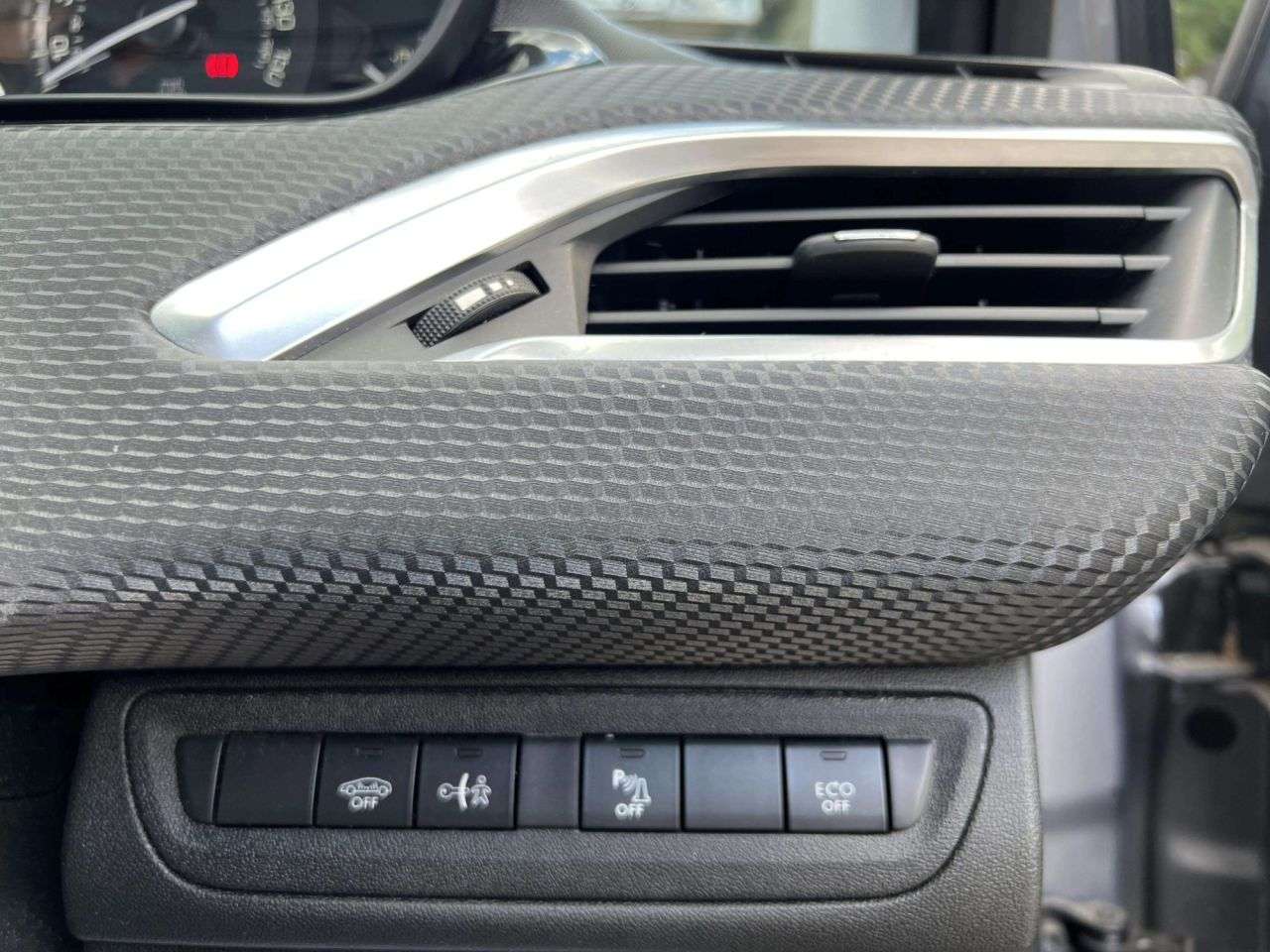 2018 PEUGEOT 2008 2018 PEUGEOT 2008