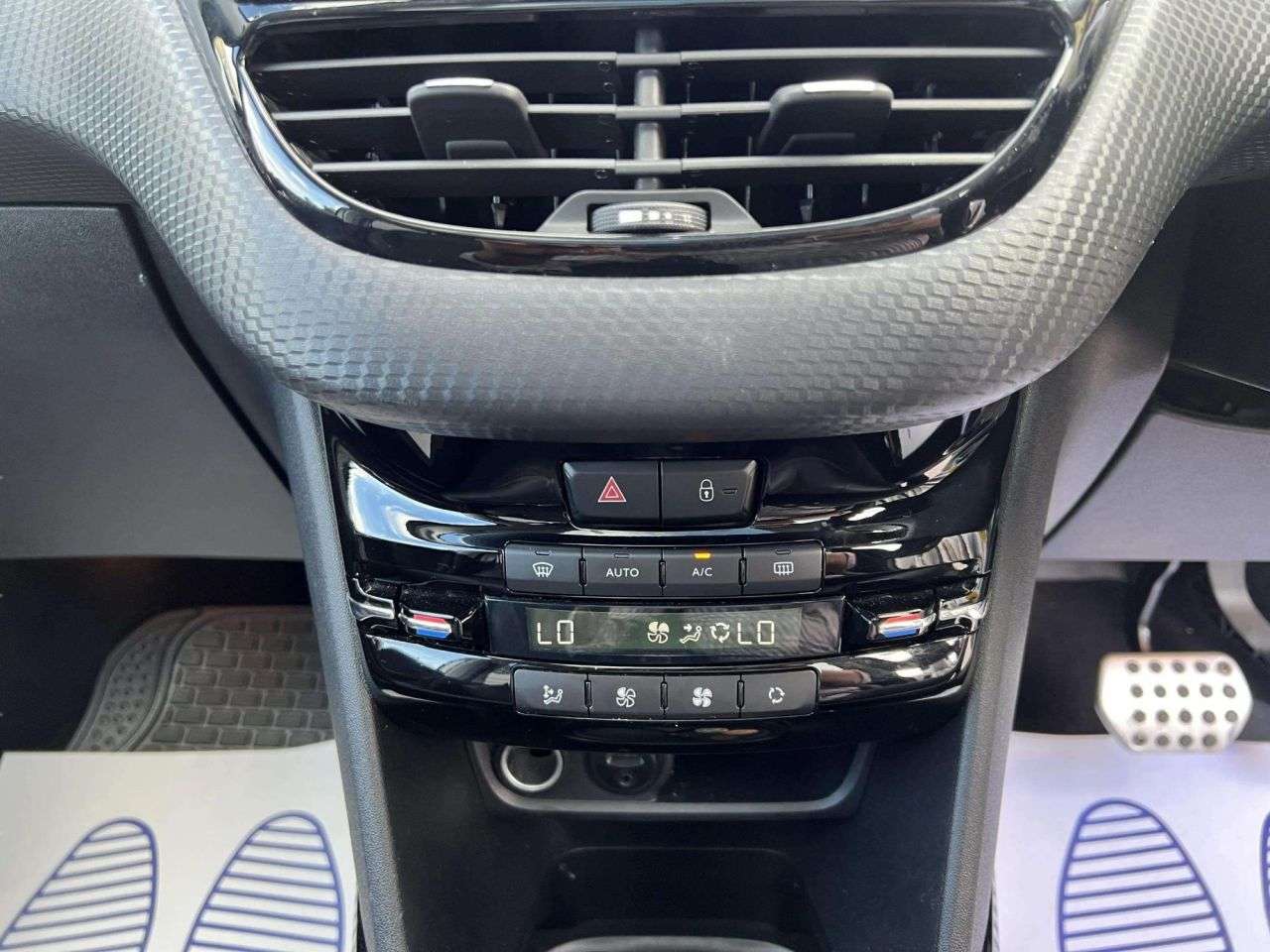 2018 PEUGEOT 2008 2018 PEUGEOT 2008