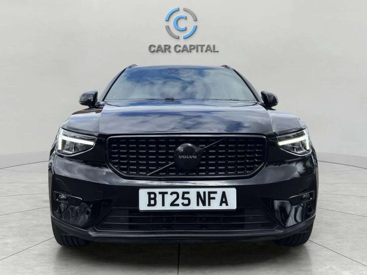 A 2025 VOLVO XC40 2.0 B4 MHEV Plus Black Edition SUV 5dr Petrol Hybrid DCT Auto Euro 6 (s/s) A 2025 VOLVO XC40 2.0 B4 MHEV Plus Black Edition SUV 5dr Petrol Hybrid DCT Auto Euro 6 (s/s)