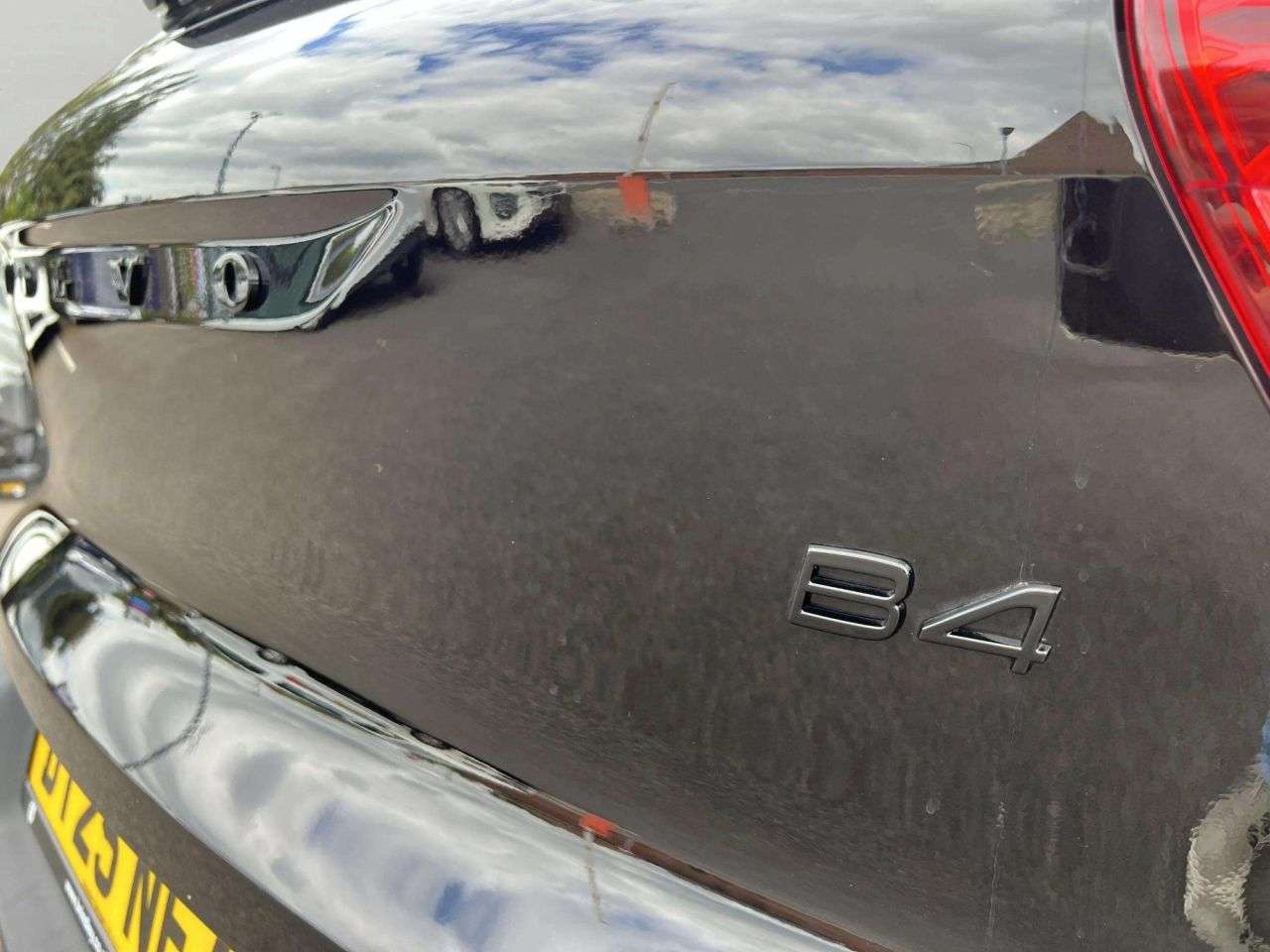 2025 VOLVO XC40 2025 VOLVO XC40