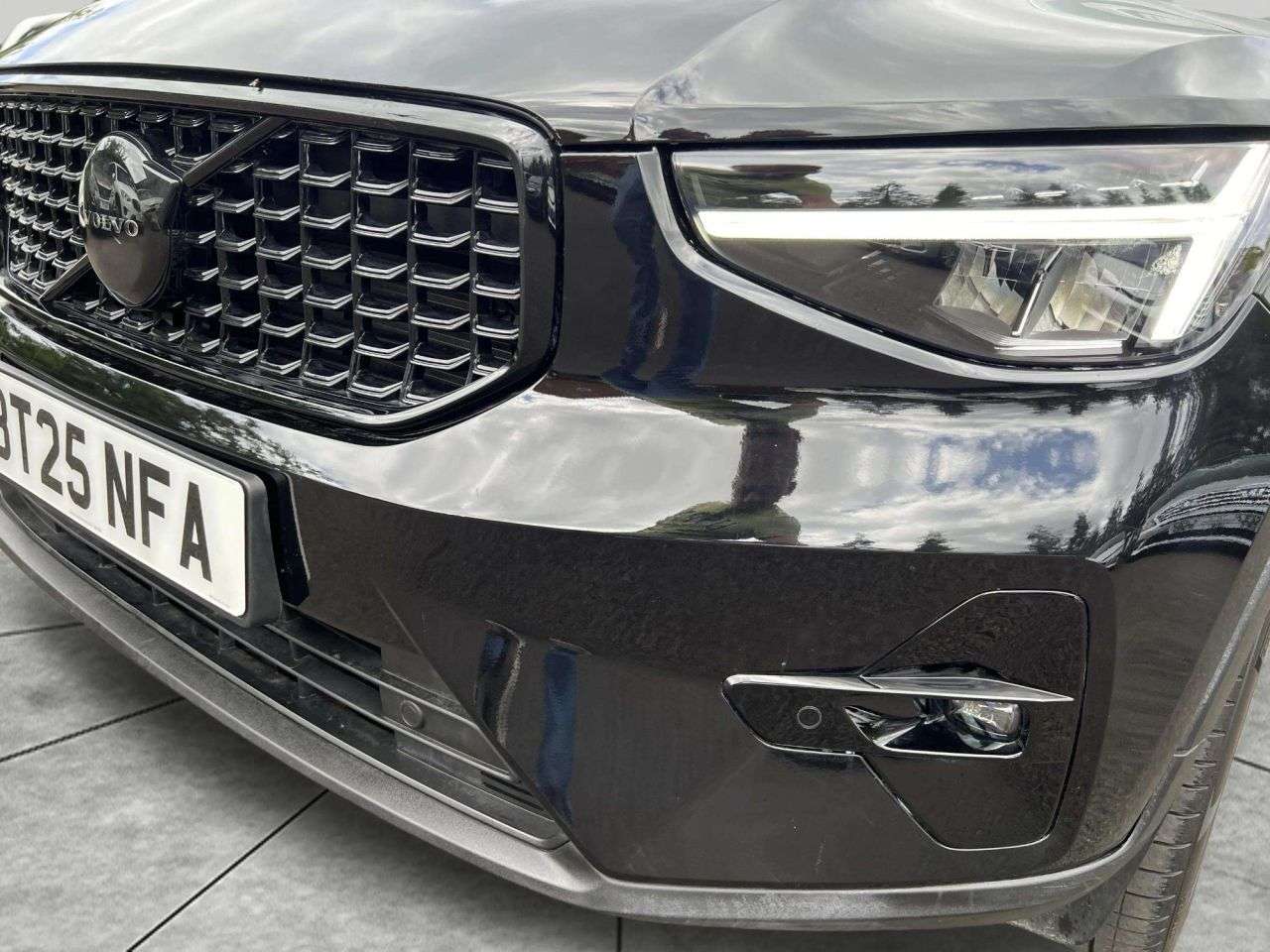 2025 VOLVO XC40 2025 VOLVO XC40