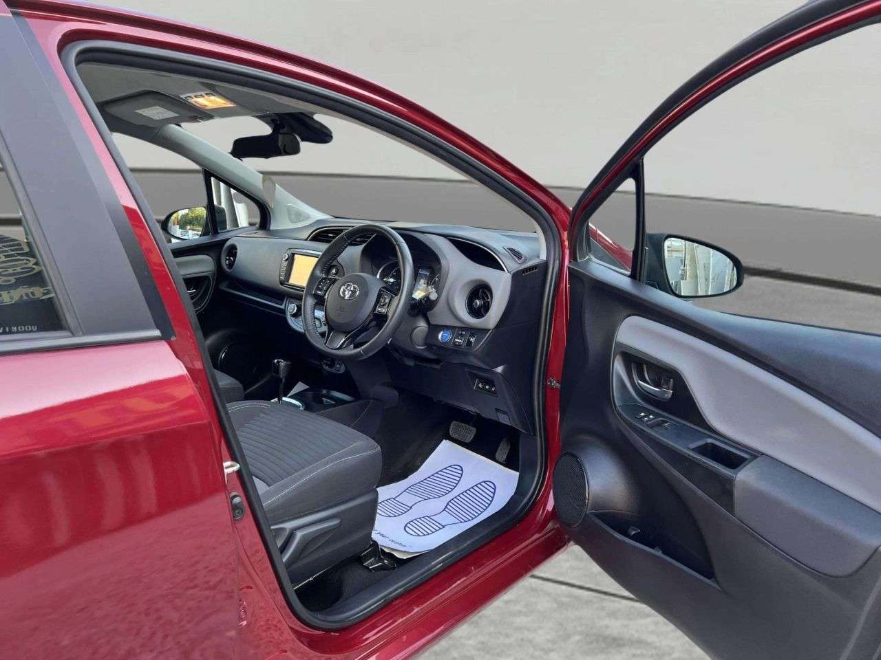 2018 TOYOTA YARIS 2018 TOYOTA YARIS