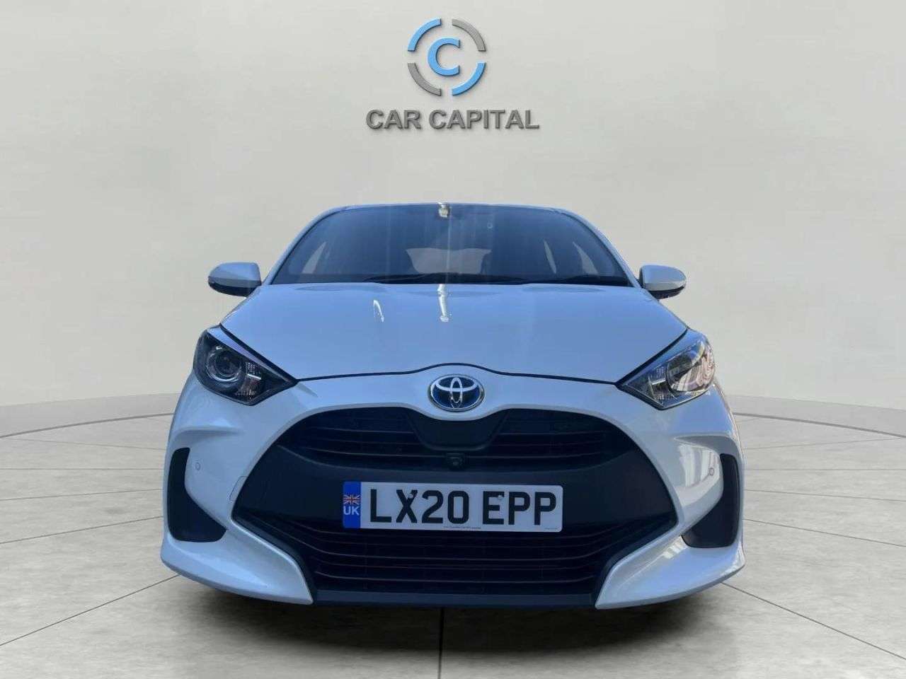 A 2020 TOYOTA YARIS 1.5 VVT-h Icon E-CVT Euro 6 (s/s) 5dr PARKING SENSORS+LANE DEPART+CRUISE A 2020 TOYOTA YARIS 1.5 VVT-h Icon E-CVT Euro 6 (s/s) 5dr PARKING SENSORS+LANE DEPART+CRUISE