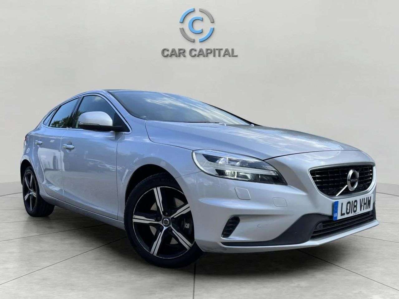 2018 VOLVO V40 2018 VOLVO V40