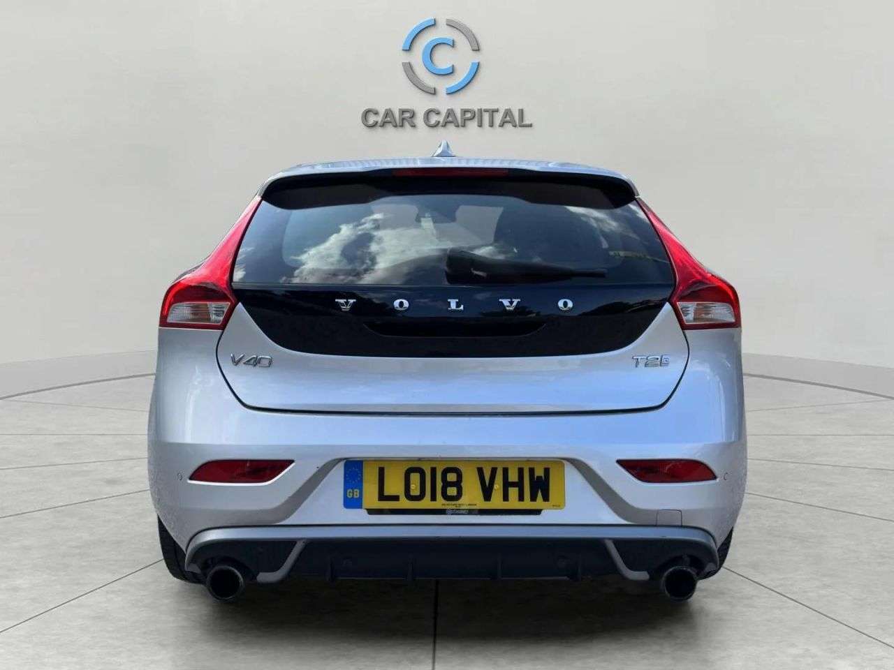 2018 VOLVO V40 2018 VOLVO V40