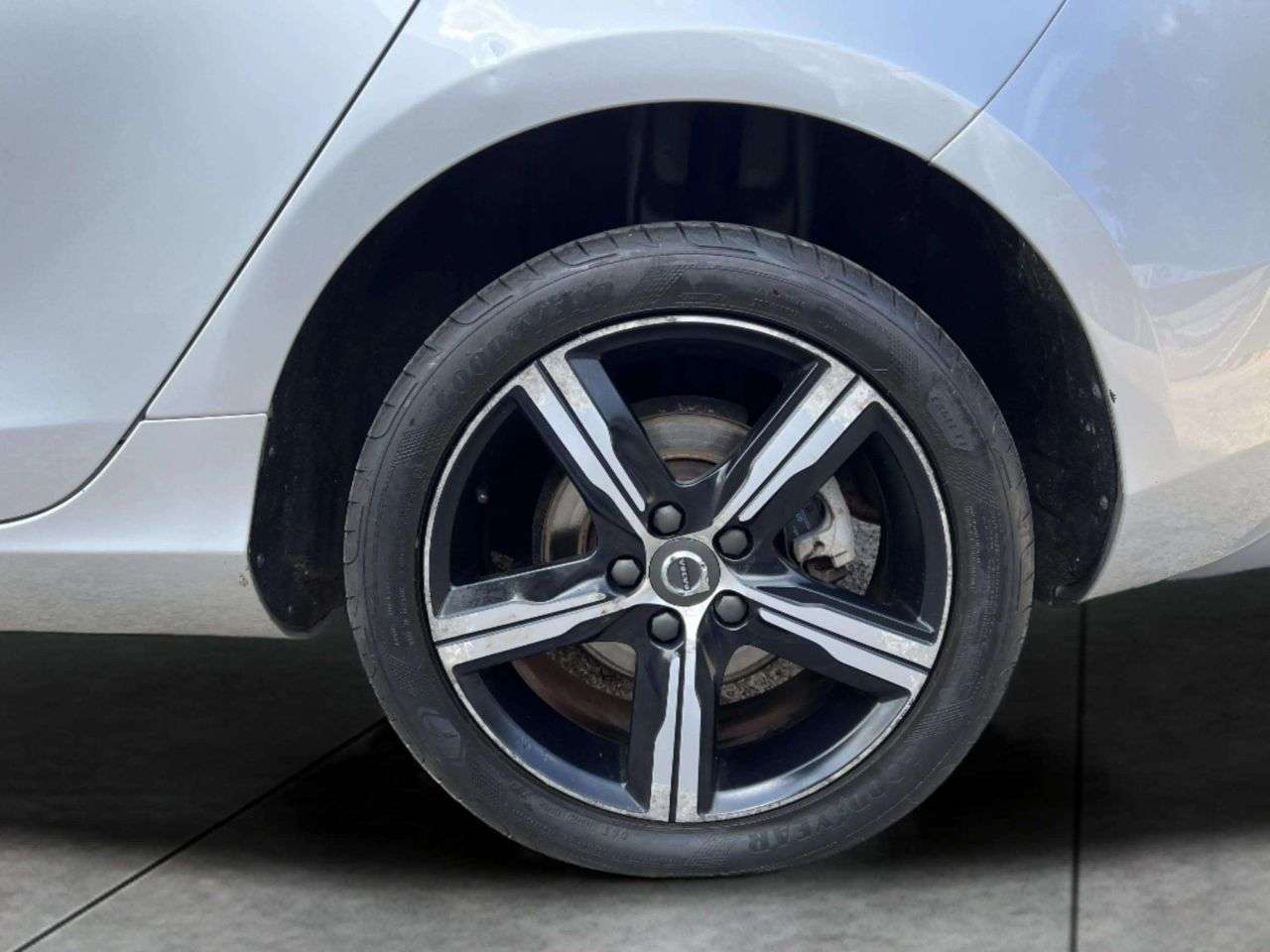 2018 VOLVO V40 2018 VOLVO V40