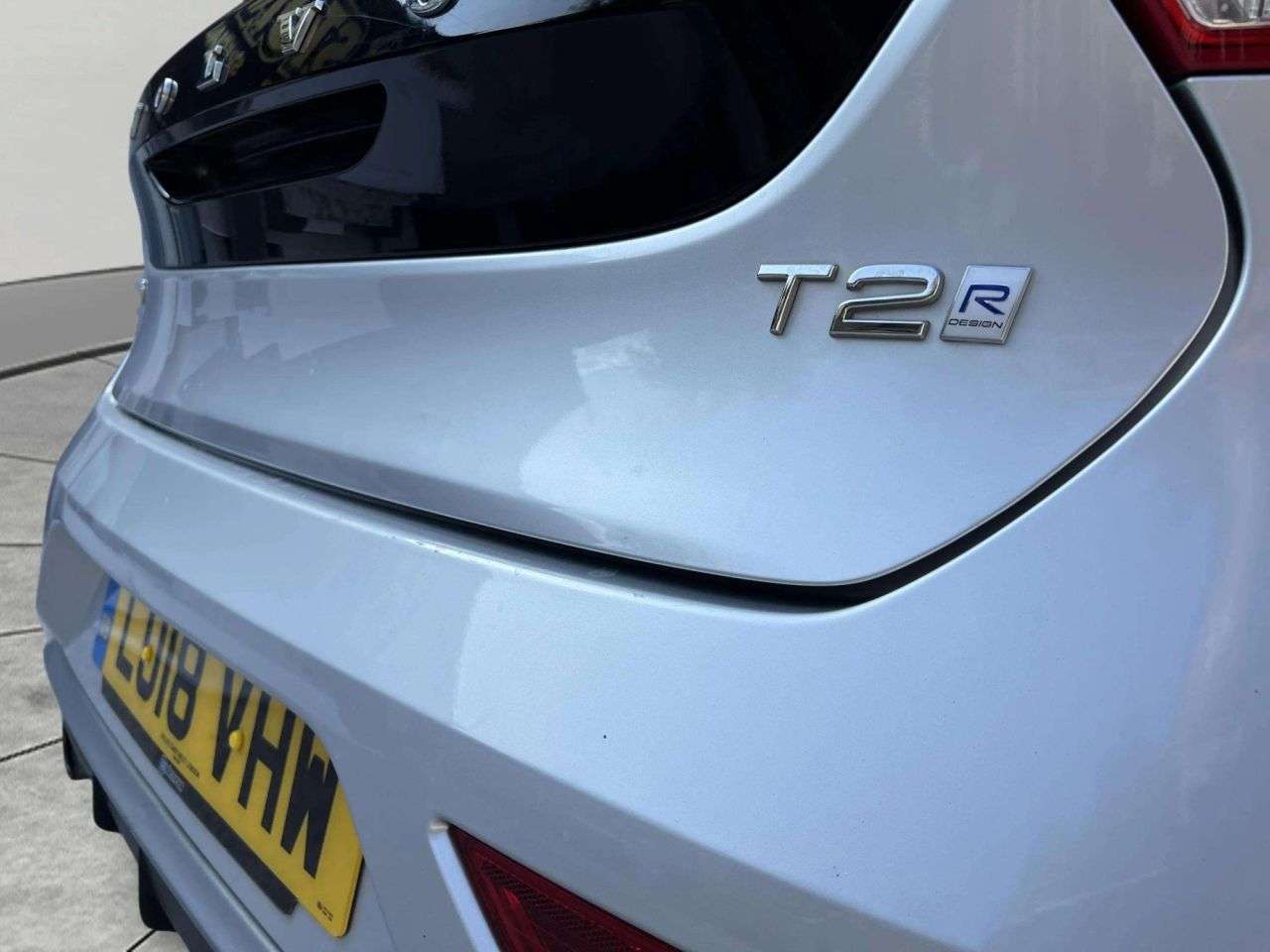2018 VOLVO V40 2018 VOLVO V40