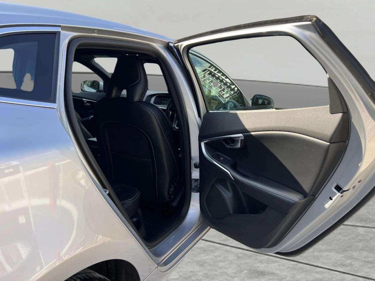2018 VOLVO V40 2018 VOLVO V40