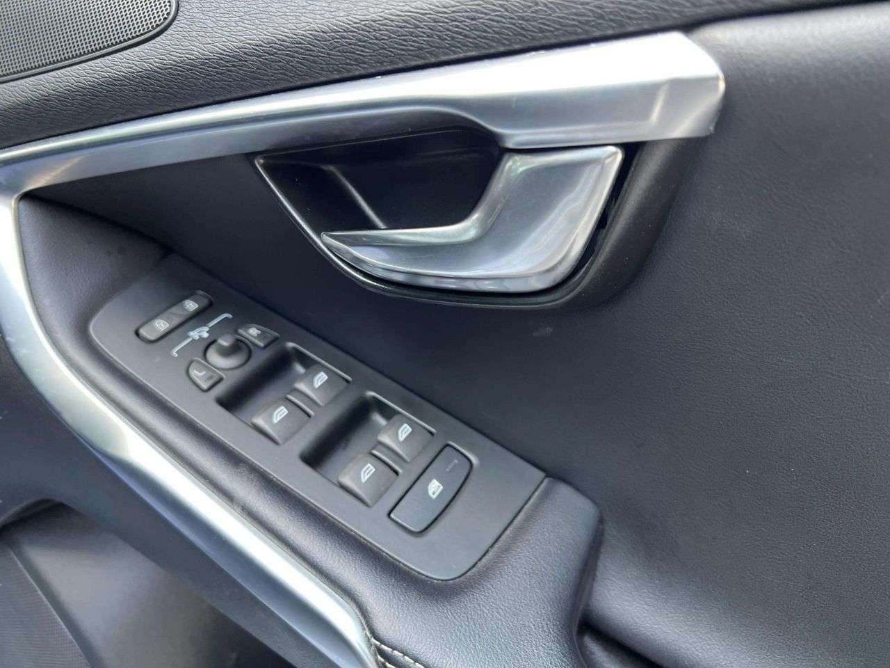 2018 VOLVO V40 2018 VOLVO V40