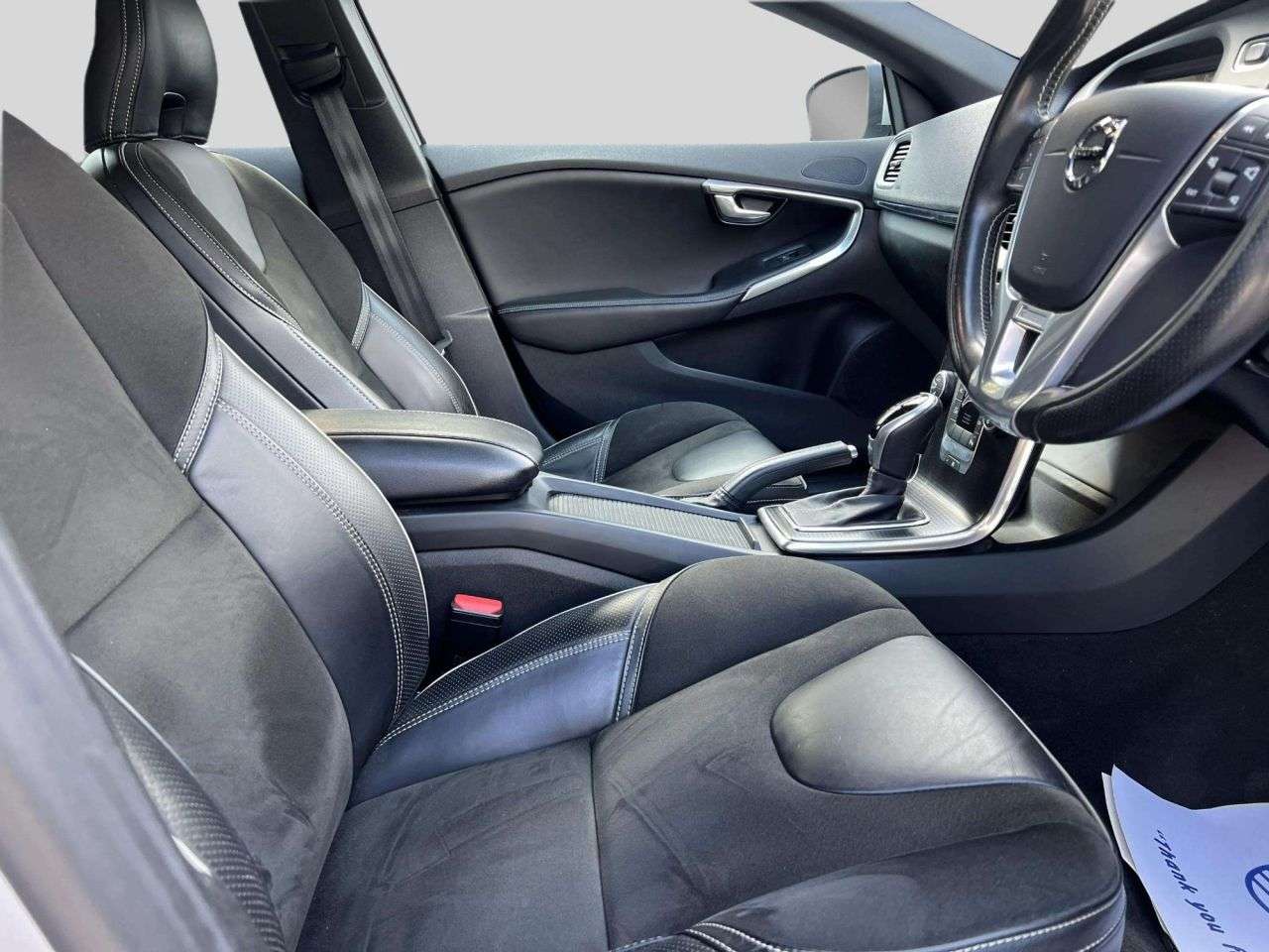2018 VOLVO V40 2018 VOLVO V40
