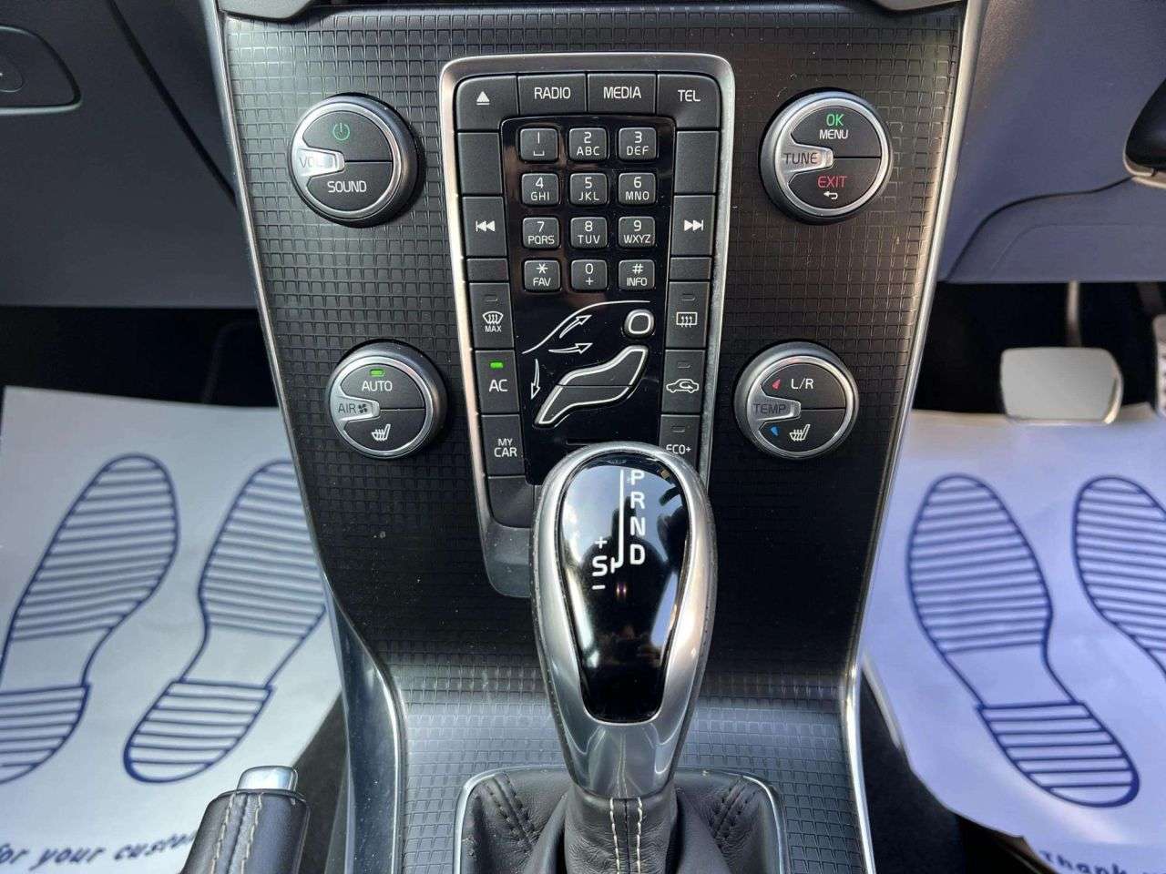 2018 VOLVO V40 2018 VOLVO V40