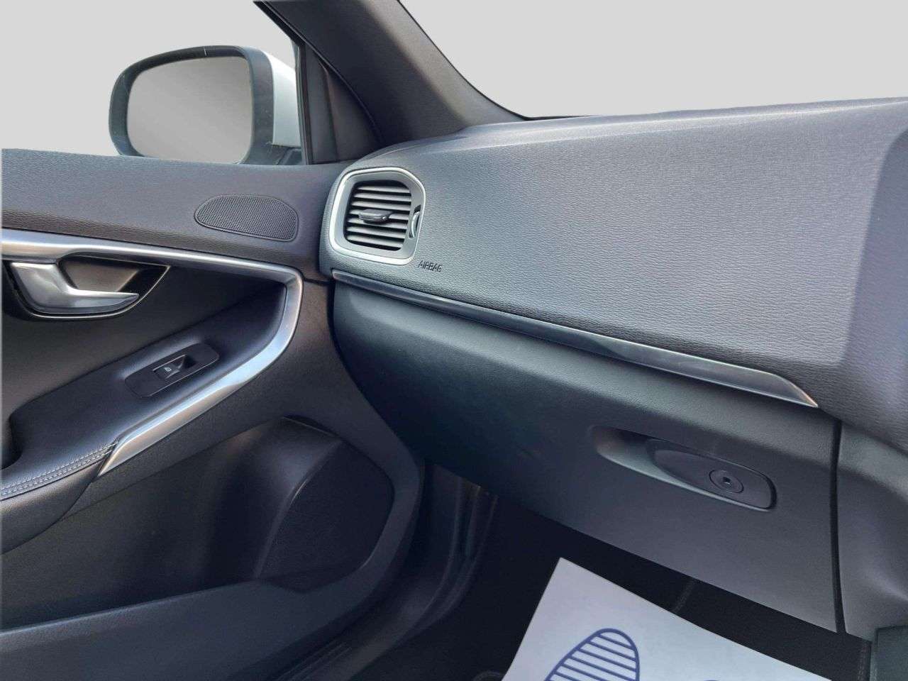 2018 VOLVO V40 2018 VOLVO V40