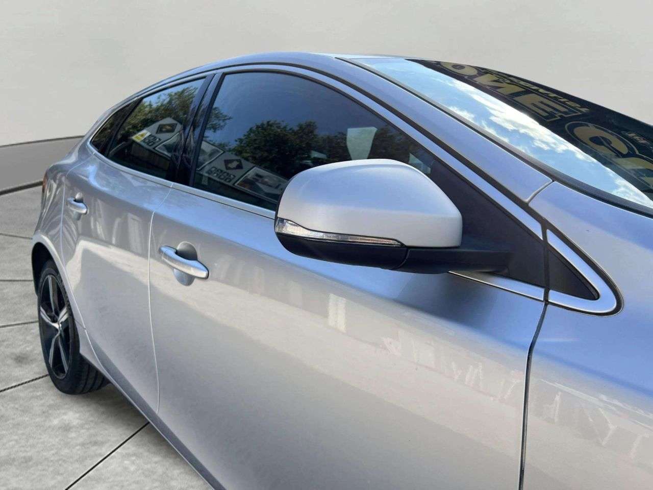 2018 VOLVO V40 2018 VOLVO V40