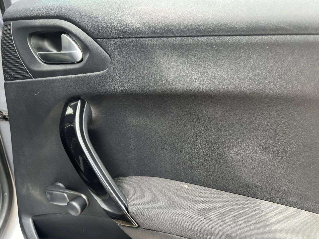 2015 PEUGEOT 2008 2015 PEUGEOT 2008