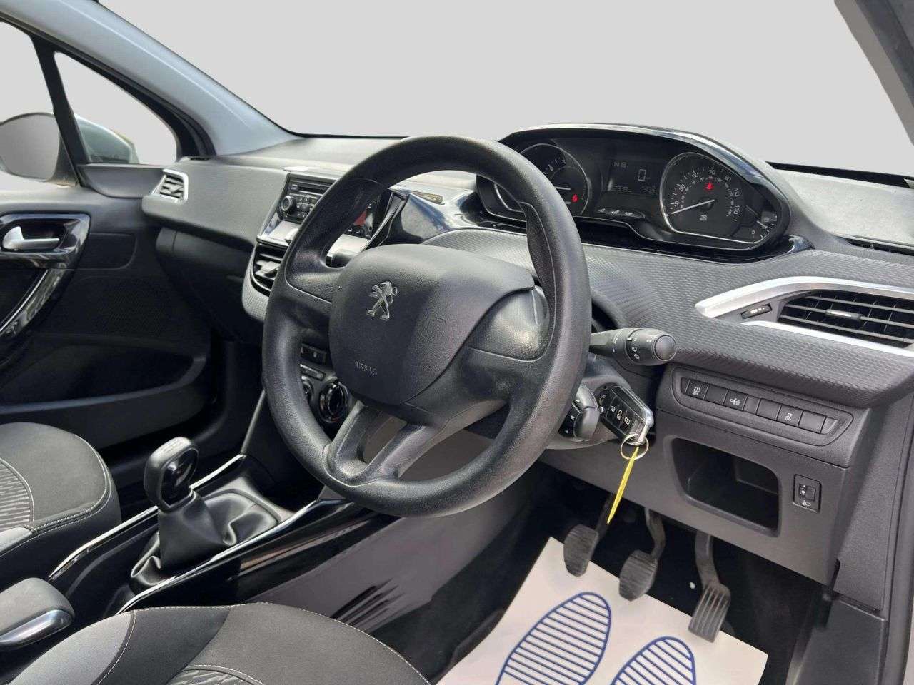 2015 PEUGEOT 2008 2015 PEUGEOT 2008