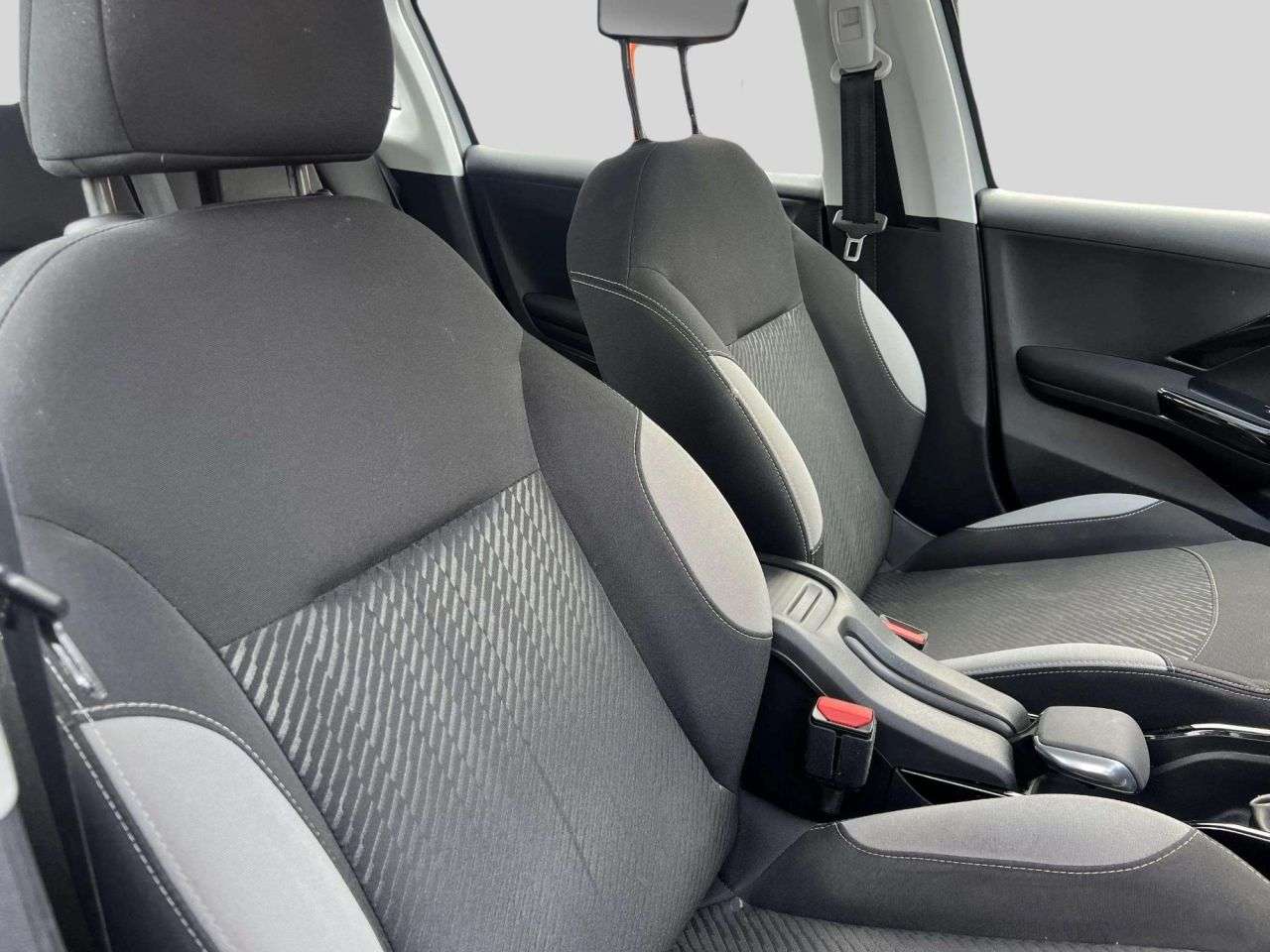 2015 PEUGEOT 2008 2015 PEUGEOT 2008