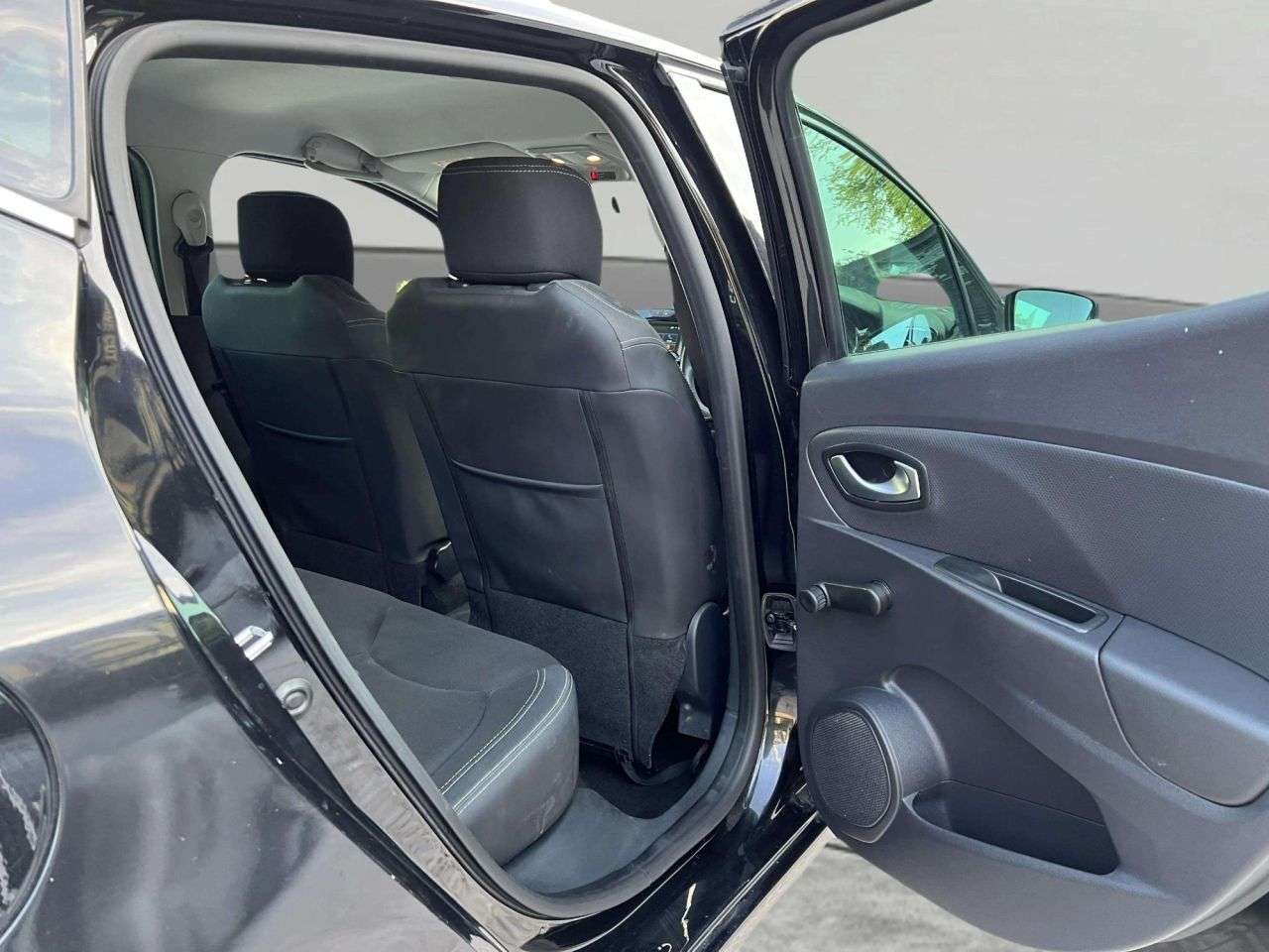 2019 RENAULT CLIO 2019 RENAULT CLIO