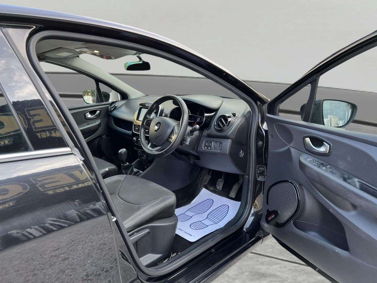 2019 RENAULT CLIO 2019 RENAULT CLIO