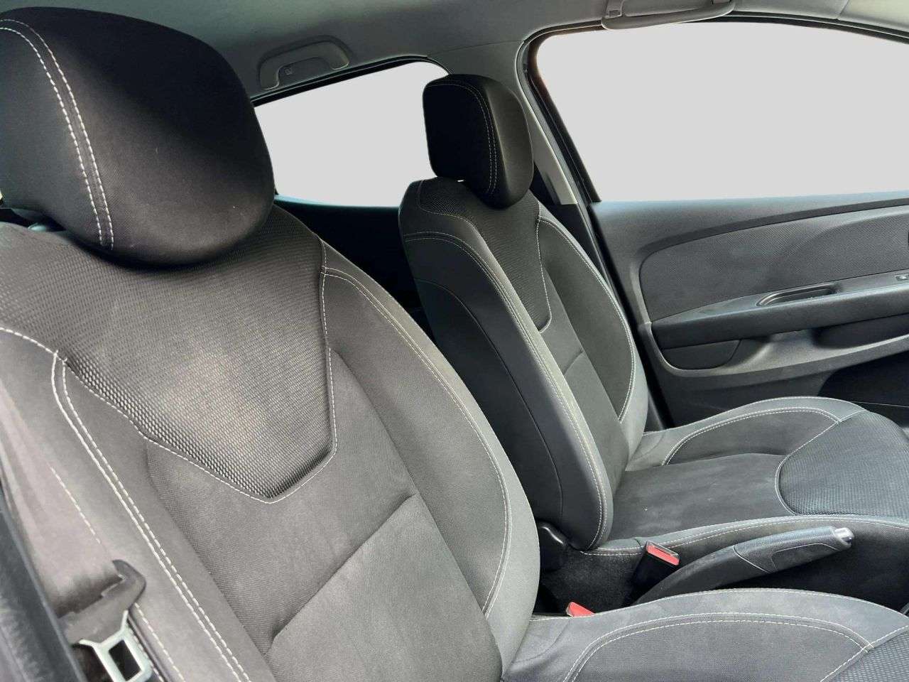 2019 RENAULT CLIO 2019 RENAULT CLIO