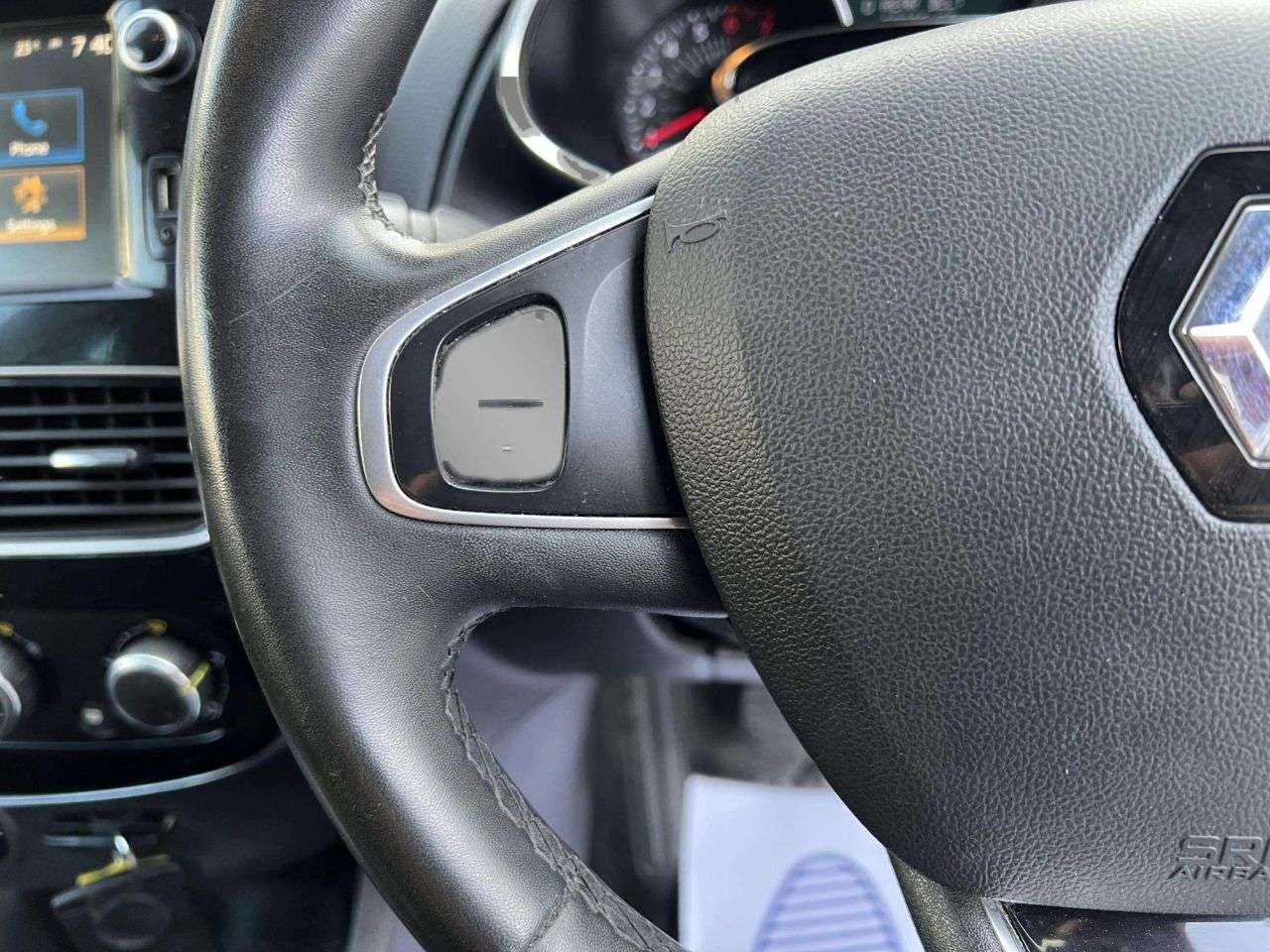 2019 RENAULT CLIO 2019 RENAULT CLIO