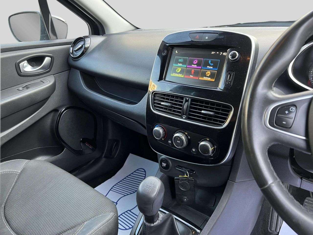2019 RENAULT CLIO 2019 RENAULT CLIO