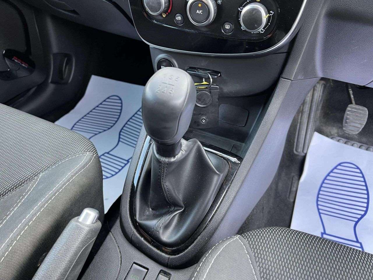 2019 RENAULT CLIO 2019 RENAULT CLIO
