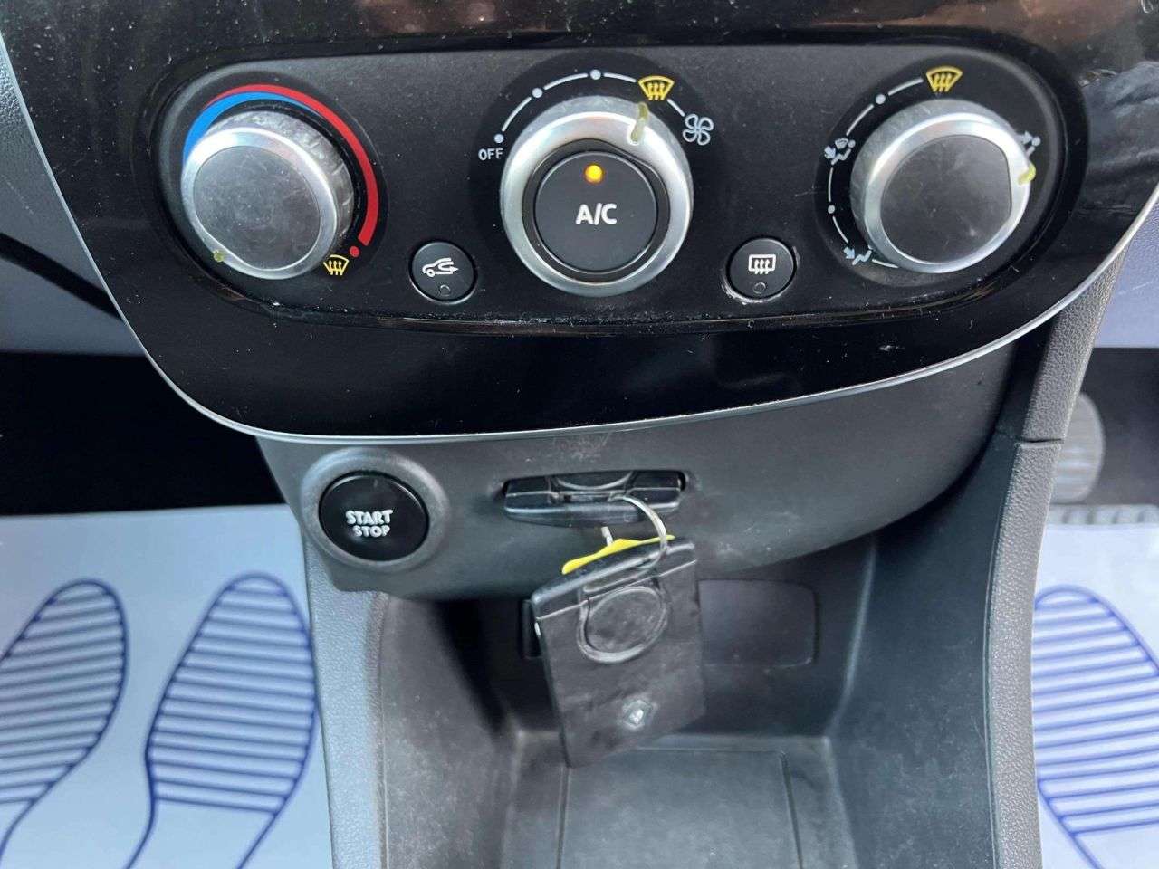 2019 RENAULT CLIO 2019 RENAULT CLIO