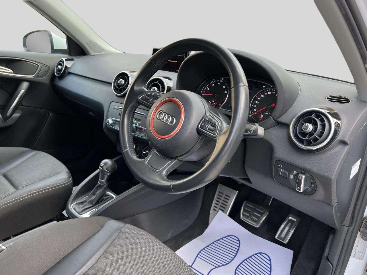 2015 AUDI A1 2015 AUDI A1