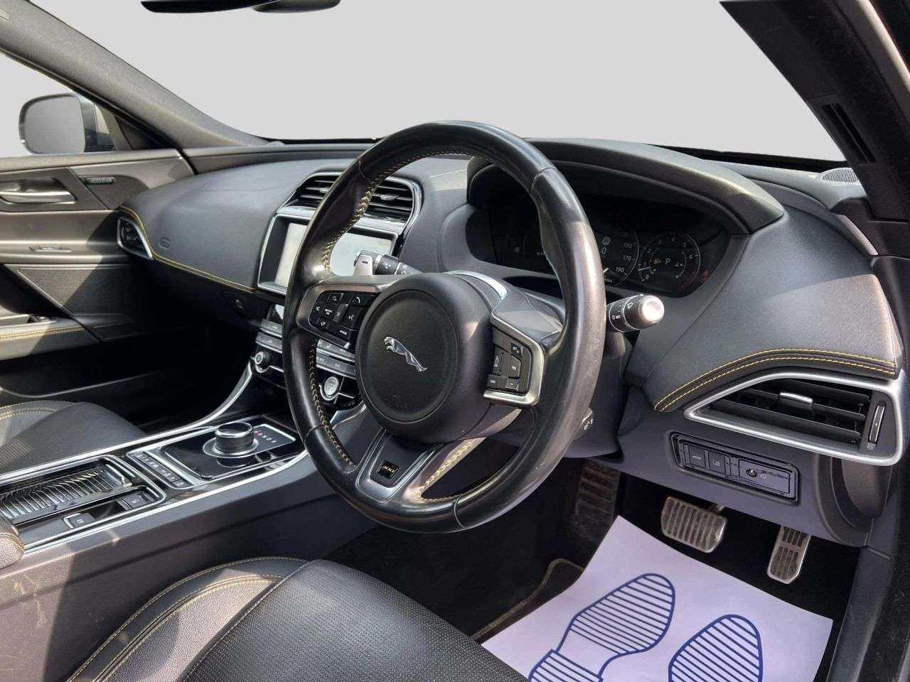 2019 JAGUAR XE 2019 JAGUAR XE