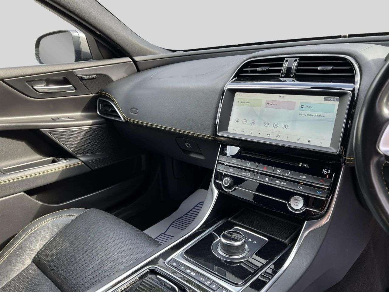 2019 JAGUAR XE 2019 JAGUAR XE