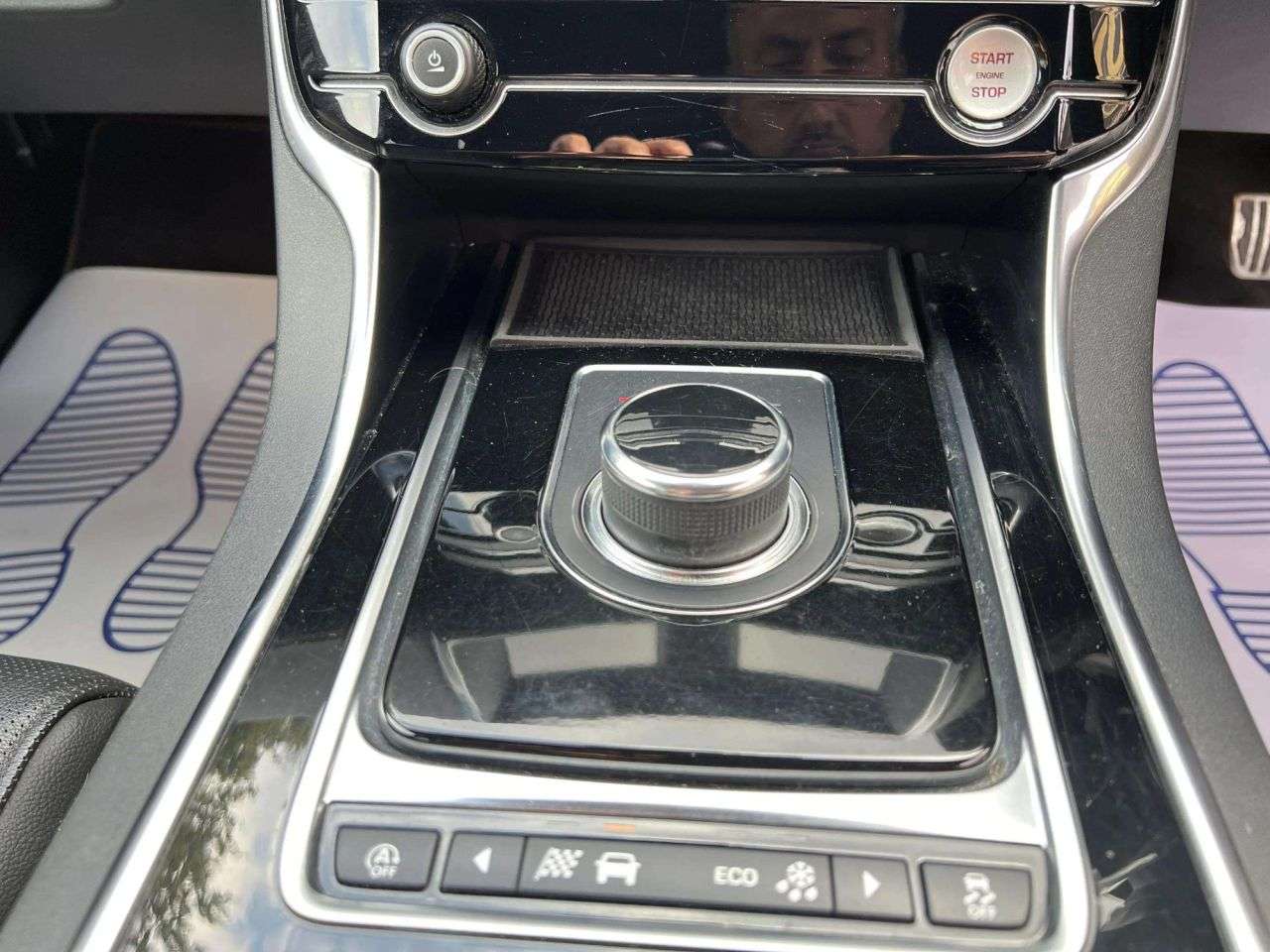 2019 JAGUAR XE 2019 JAGUAR XE
