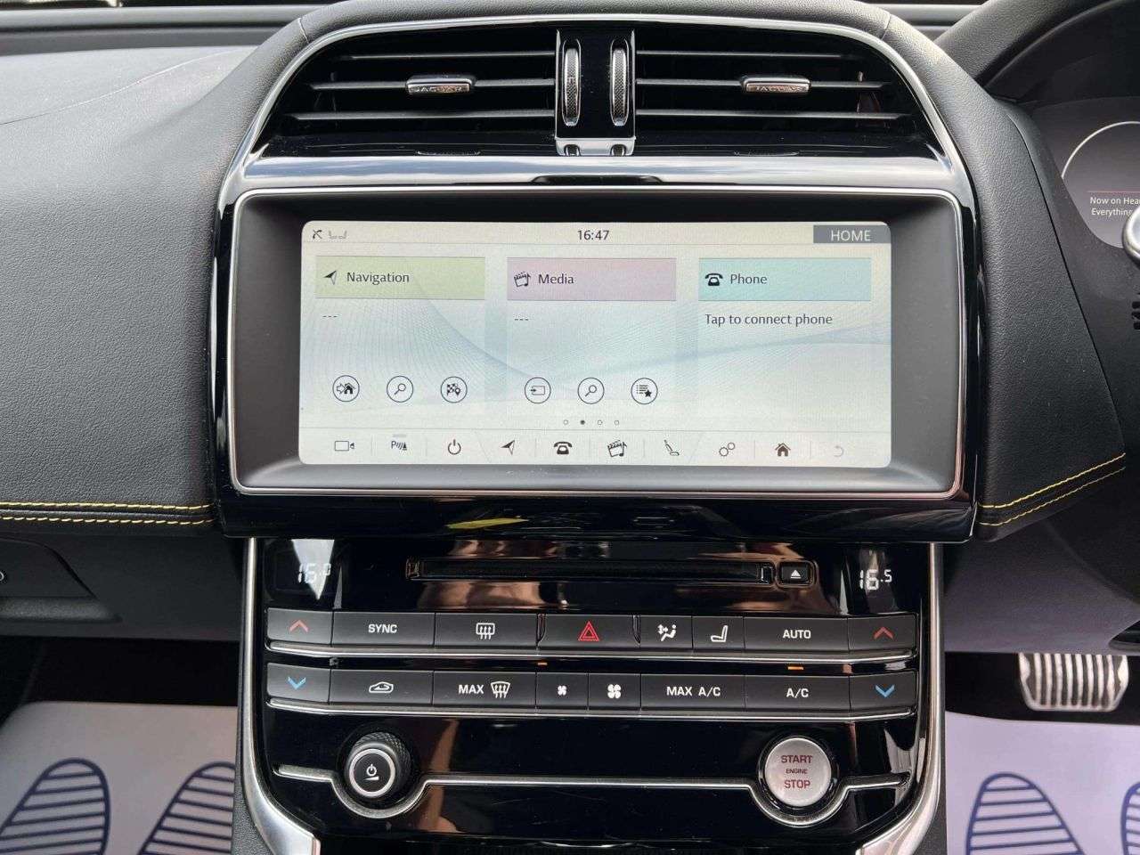 2019 JAGUAR XE 2019 JAGUAR XE