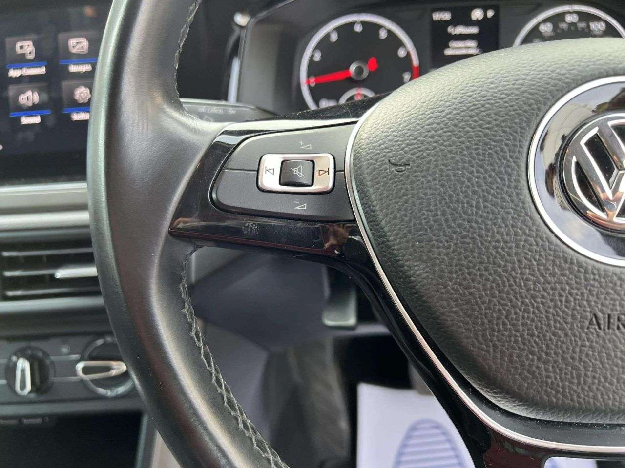 2019 VOLKSWAGEN POLO 2019 VOLKSWAGEN POLO