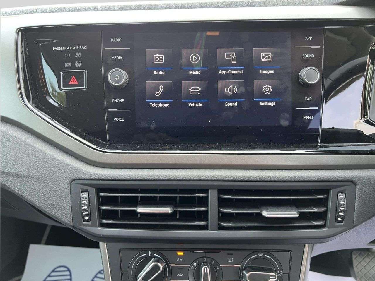 2019 VOLKSWAGEN POLO 2019 VOLKSWAGEN POLO
