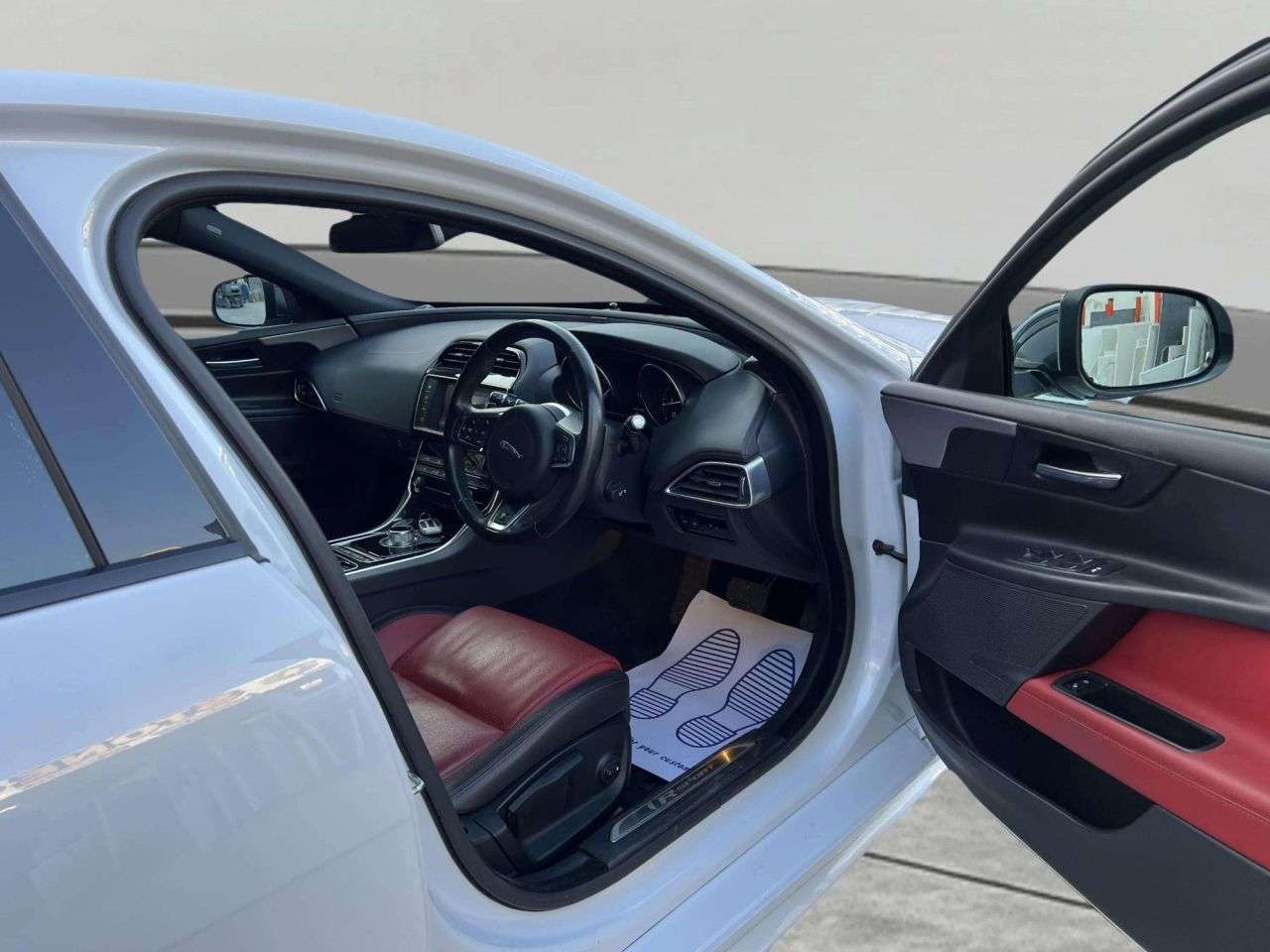 2016 JAGUAR XE 2016 JAGUAR XE