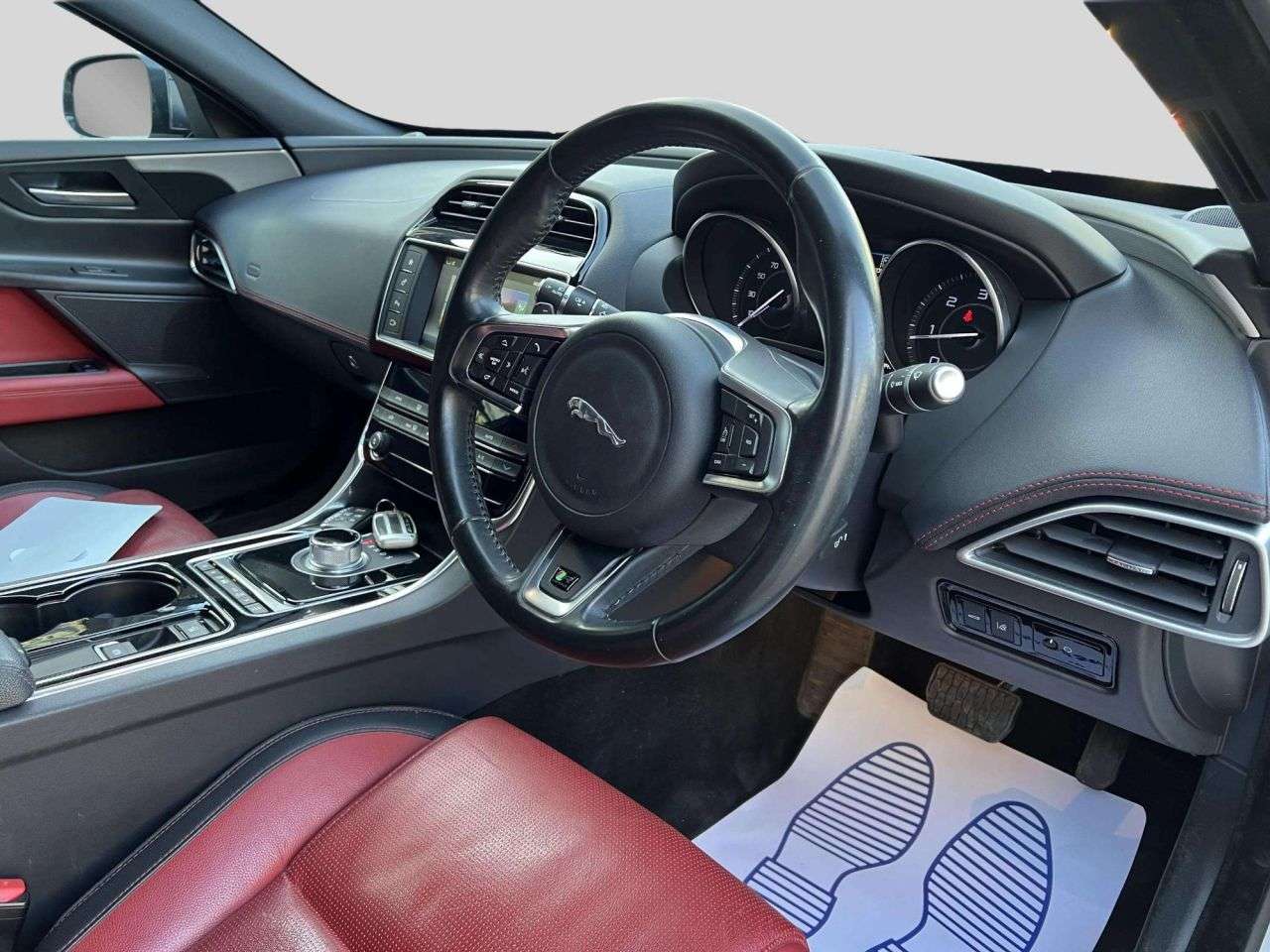 2016 JAGUAR XE 2016 JAGUAR XE