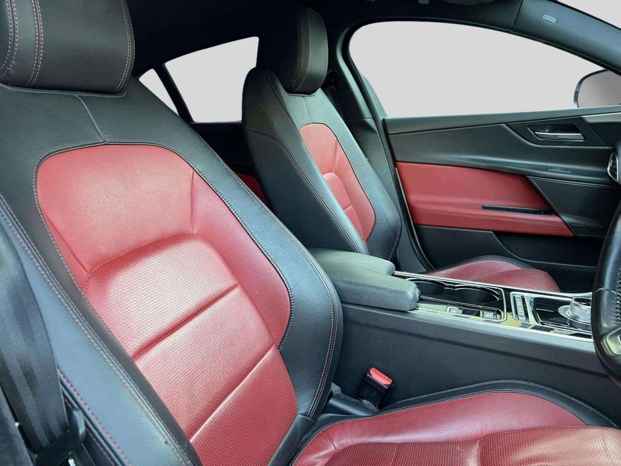 2016 JAGUAR XE 2016 JAGUAR XE