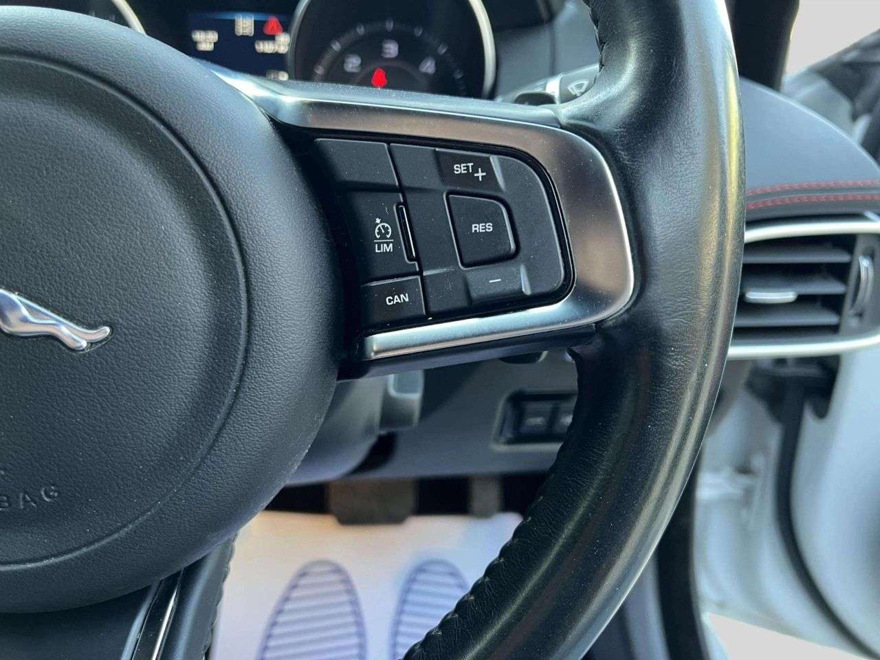 2016 JAGUAR XE 2016 JAGUAR XE