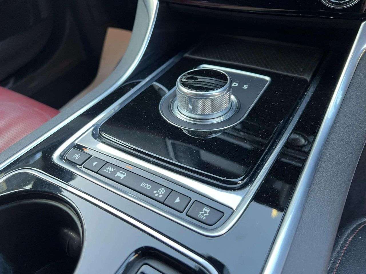2016 JAGUAR XE 2016 JAGUAR XE