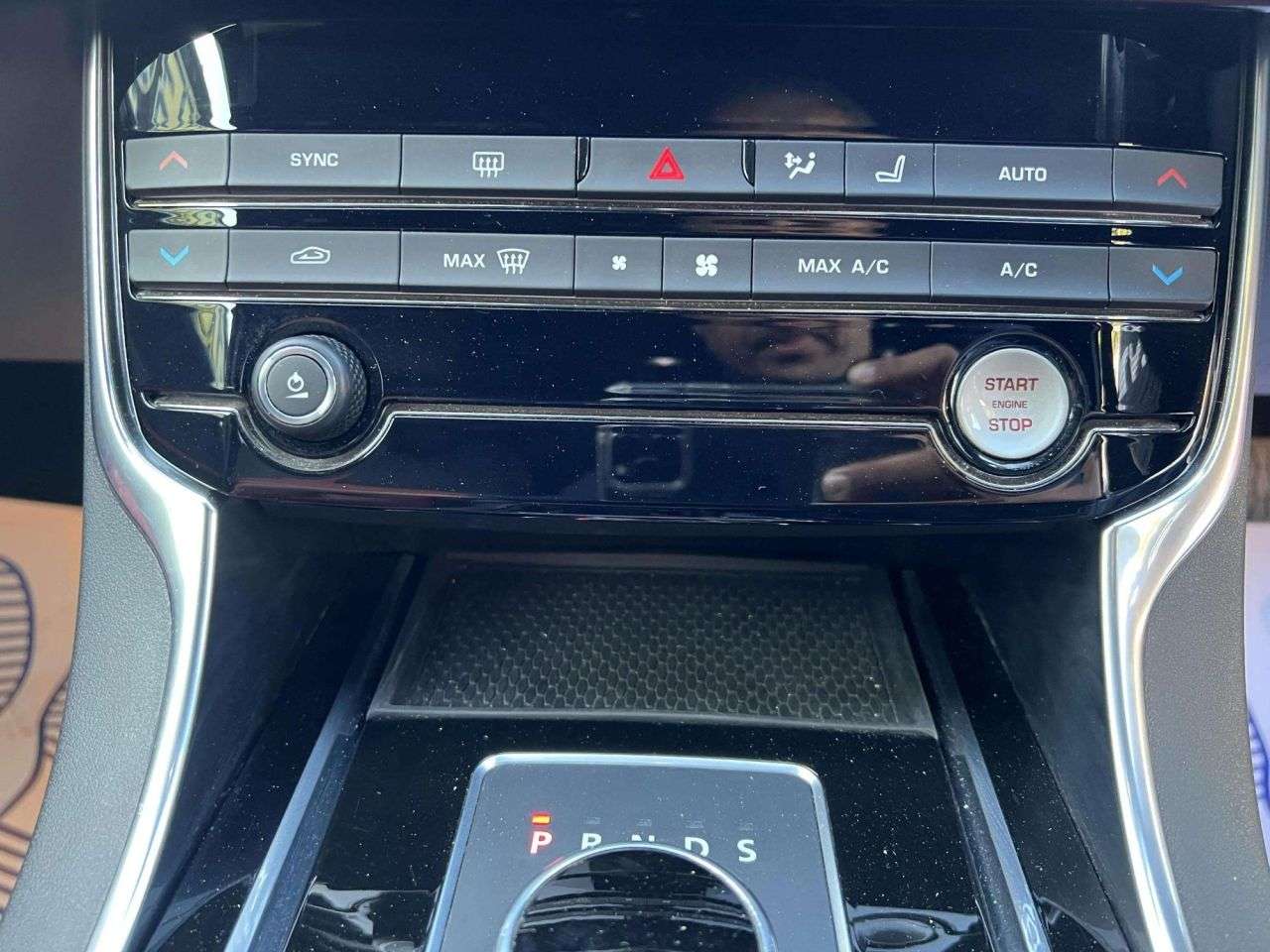 2016 JAGUAR XE 2016 JAGUAR XE