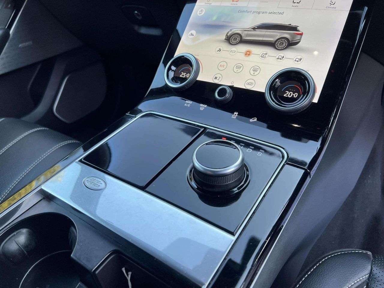 2020 LAND ROVER RANGE ROVER VELAR 2020 LAND ROVER RANGE ROVER VELAR