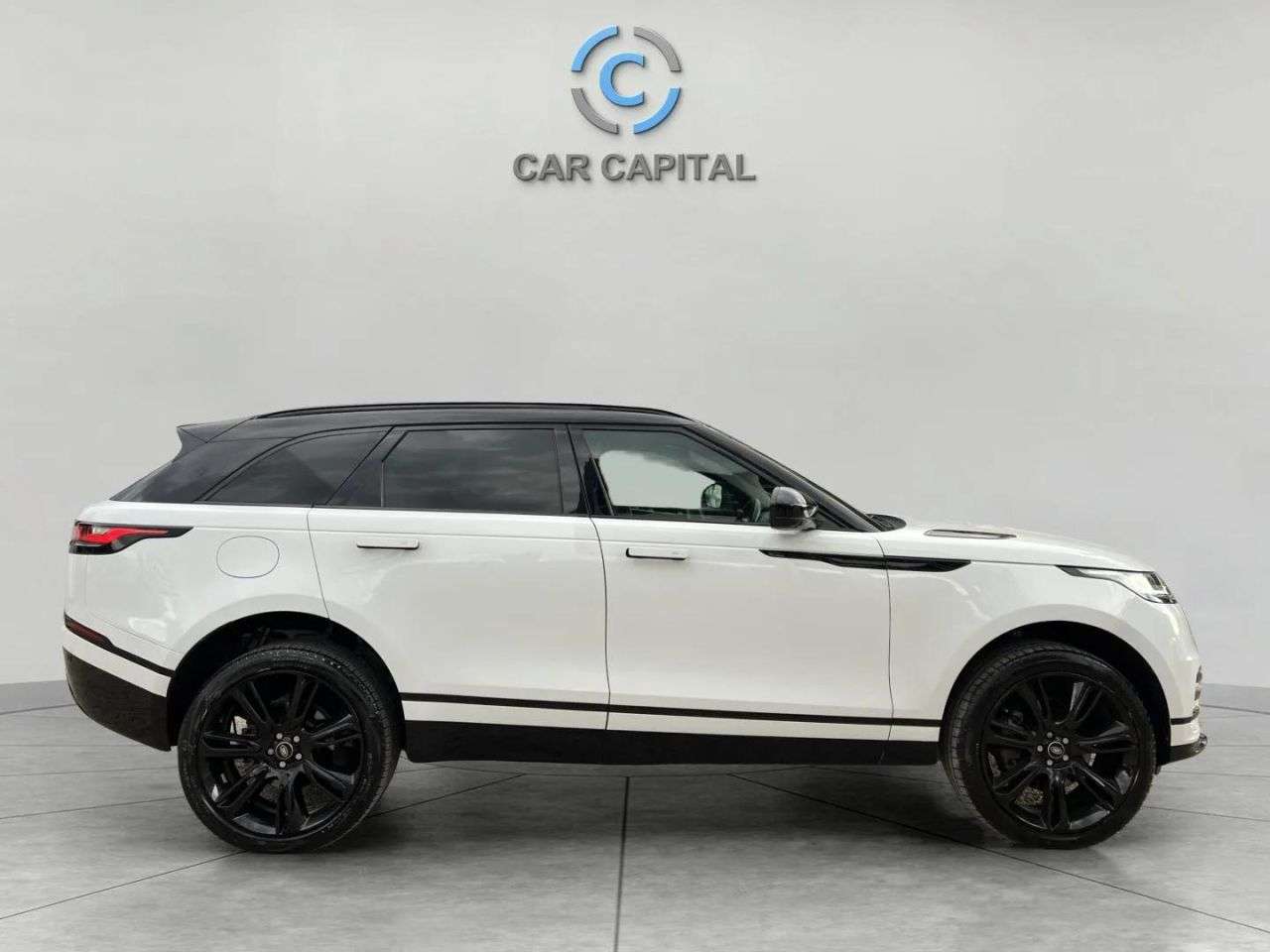 A 2021 LAND ROVER RANGE ROVER VELAR 2.0 P250 R-Dynamic HSE SUV 5dr Petrol Auto 4WD Euro 6 (s/s) (249 ps) FINANC A 2021 LAND ROVER RANGE ROVER VELAR 2.0 P250 R-Dynamic HSE SUV 5dr Petrol Auto 4WD Euro 6 (s/s) (249 ps) FINANC