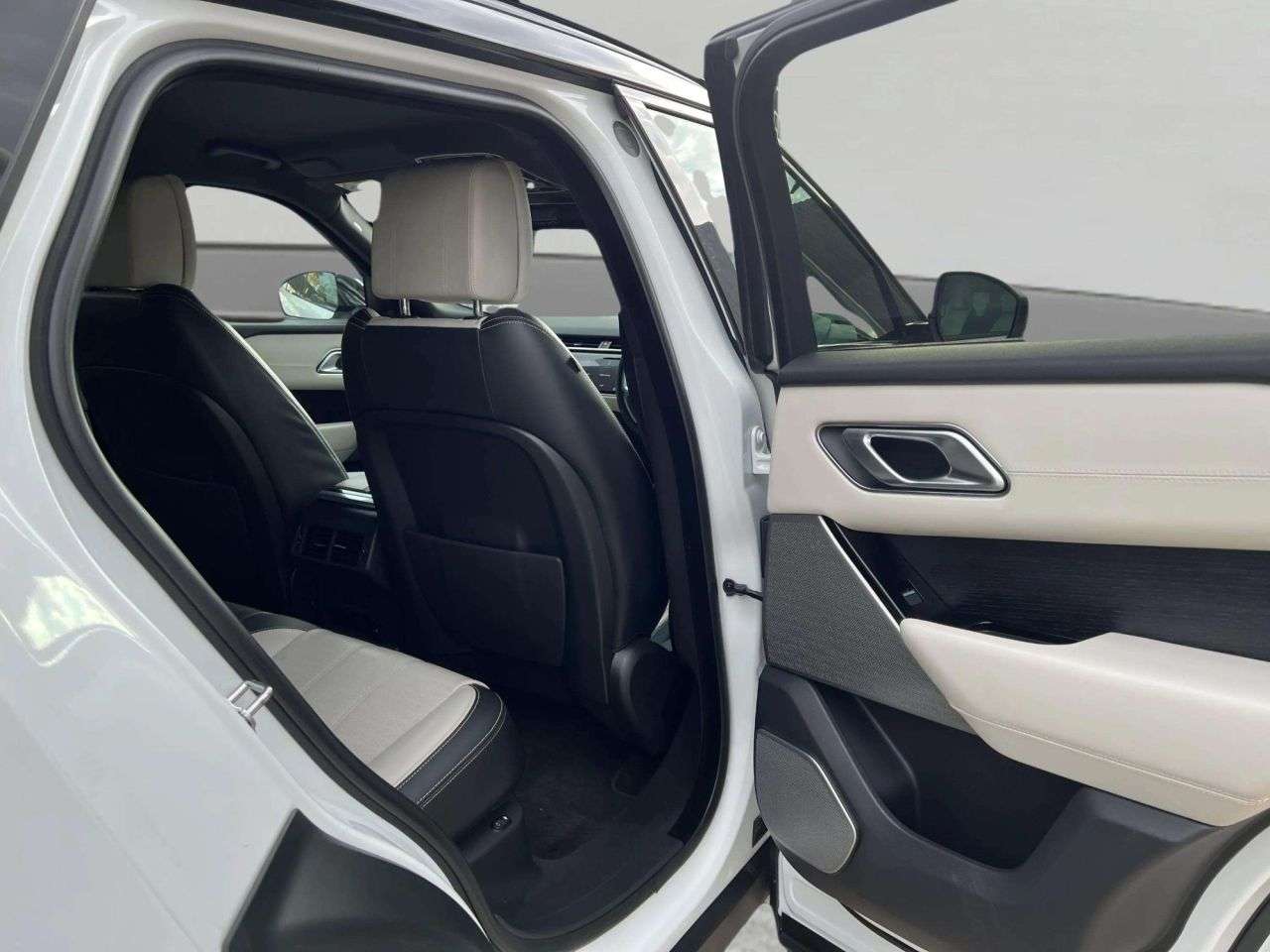 2021 LAND ROVER RANGE ROVER VELAR 2021 LAND ROVER RANGE ROVER VELAR