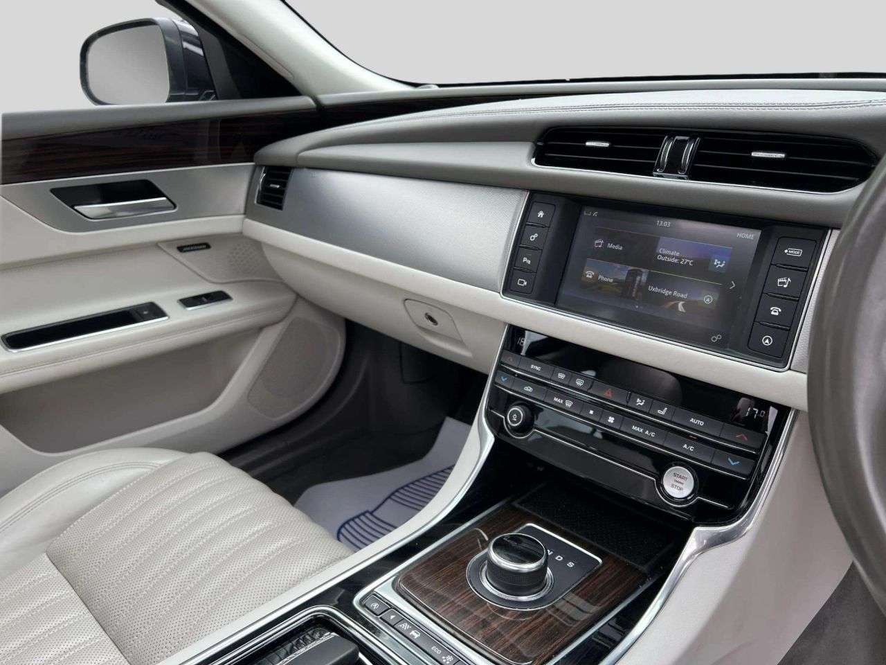 2017 JAGUAR XF 2017 JAGUAR XF