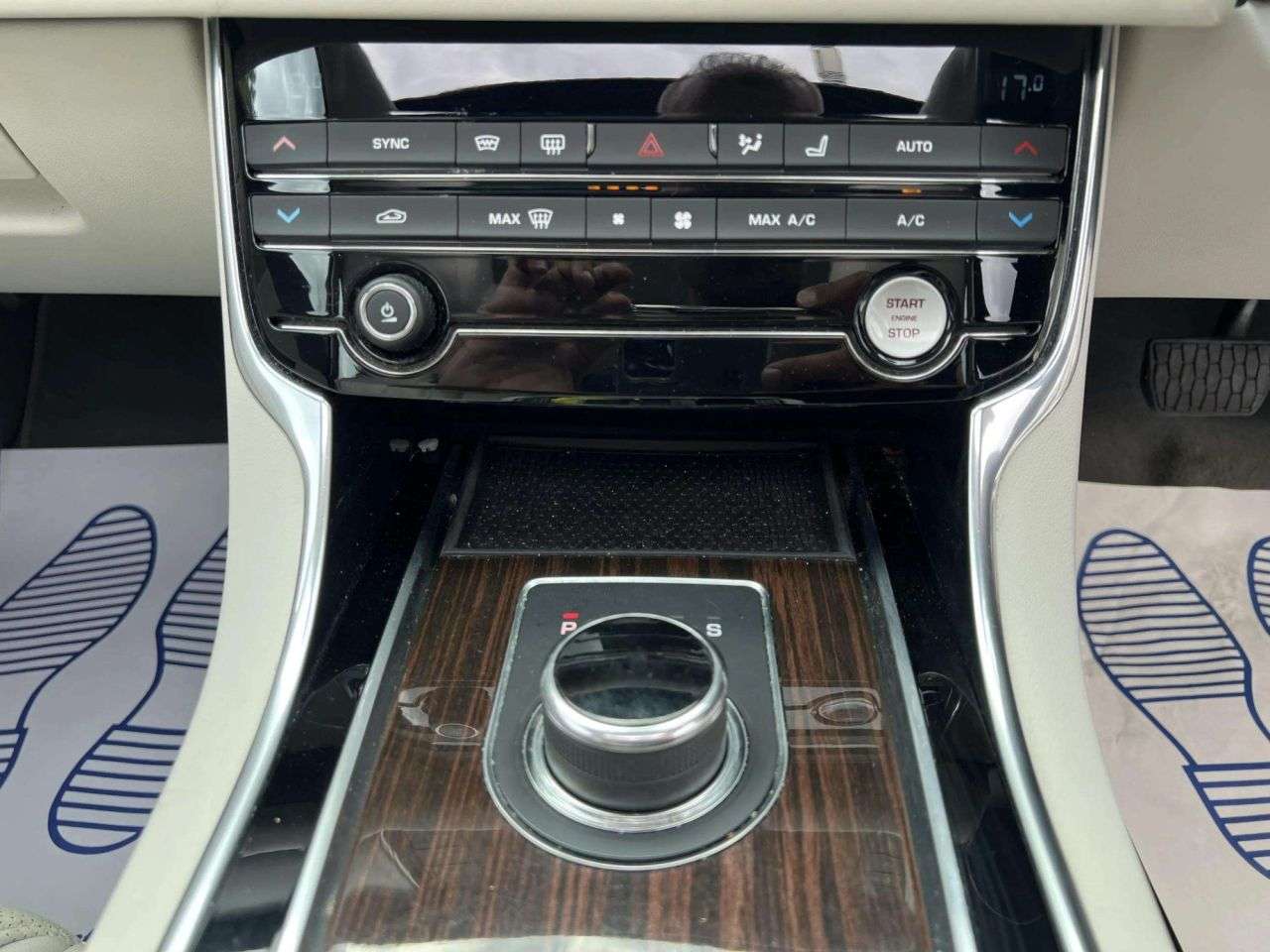 2017 JAGUAR XF 2017 JAGUAR XF